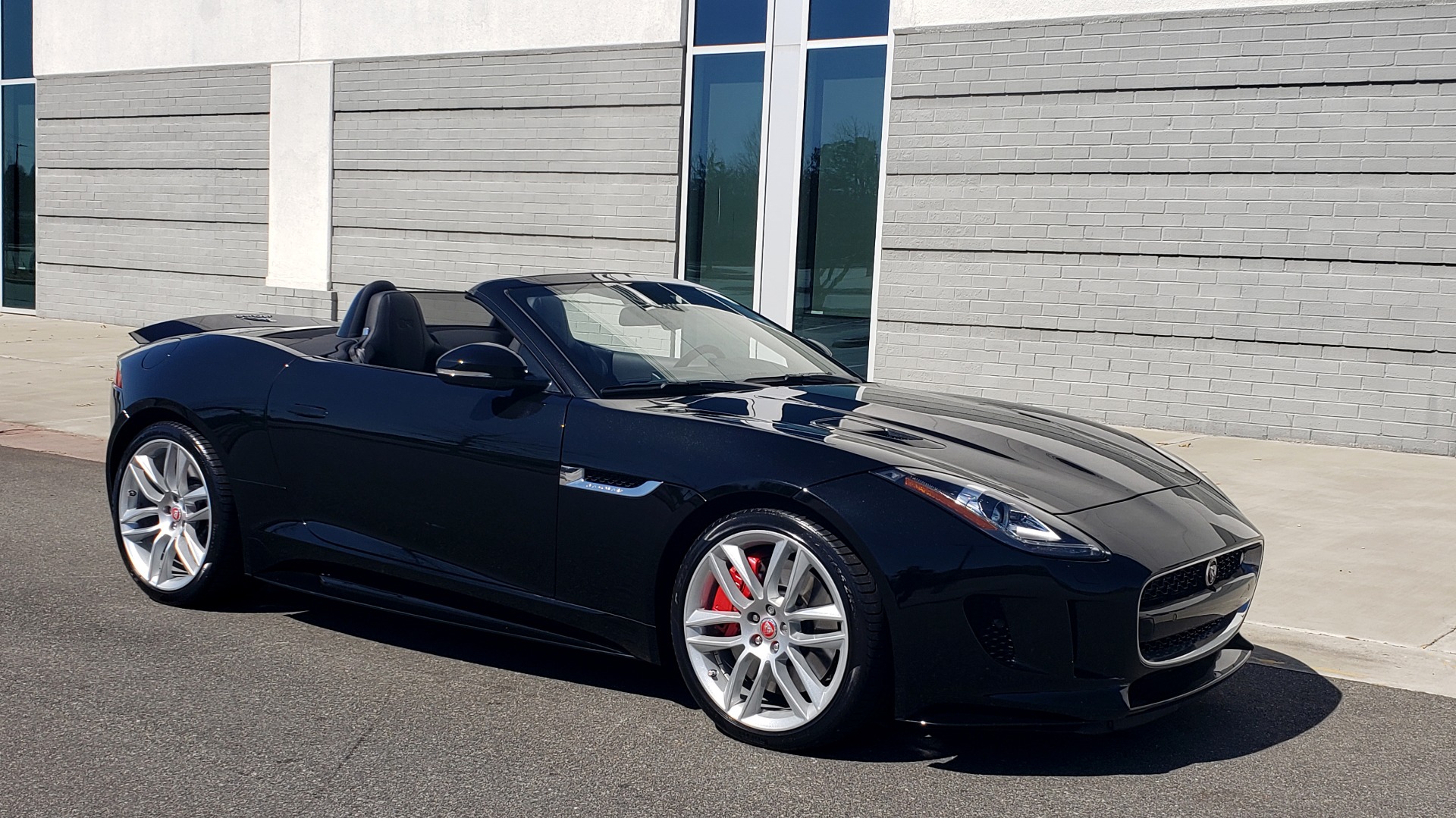 Used 2016 Jaguar F-TYPE R CONVERTIBLE / SC 5.0L 550HP / VISION PACK 3 / BSM / REARVIEW for sale Sold at Formula Imports in Charlotte NC 28227 10