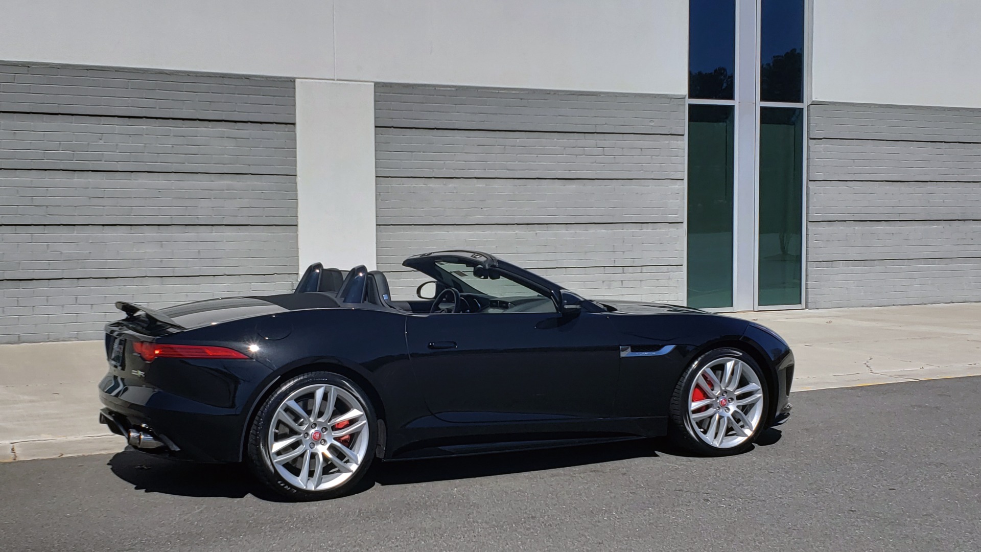 Used 2016 Jaguar F-TYPE R CONVERTIBLE / SC 5.0L 550HP / VISION PACK 3 / BSM / REARVIEW for sale Sold at Formula Imports in Charlotte NC 28227 12