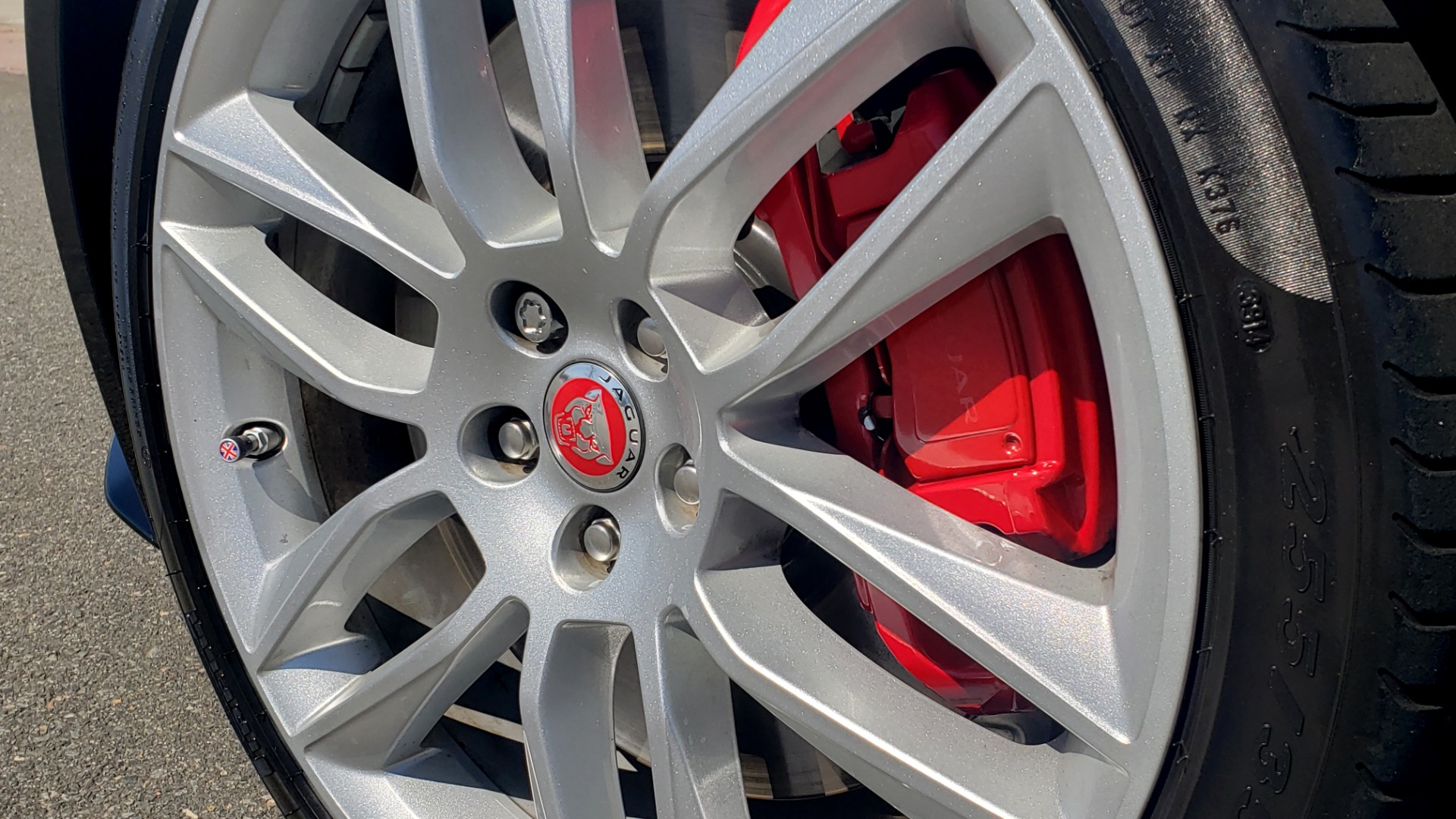 Used 2016 Jaguar F-TYPE R CONVERTIBLE / SC 5.0L 550HP / VISION PACK 3 / BSM / REARVIEW for sale Sold at Formula Imports in Charlotte NC 28227 19