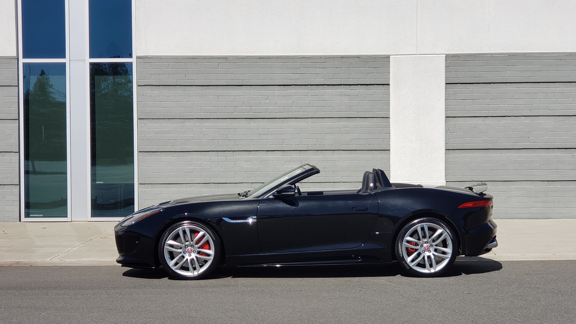 Used 2016 Jaguar F-TYPE R CONVERTIBLE / SC 5.0L 550HP / VISION PACK 3 / BSM / REARVIEW for sale Sold at Formula Imports in Charlotte NC 28227 5