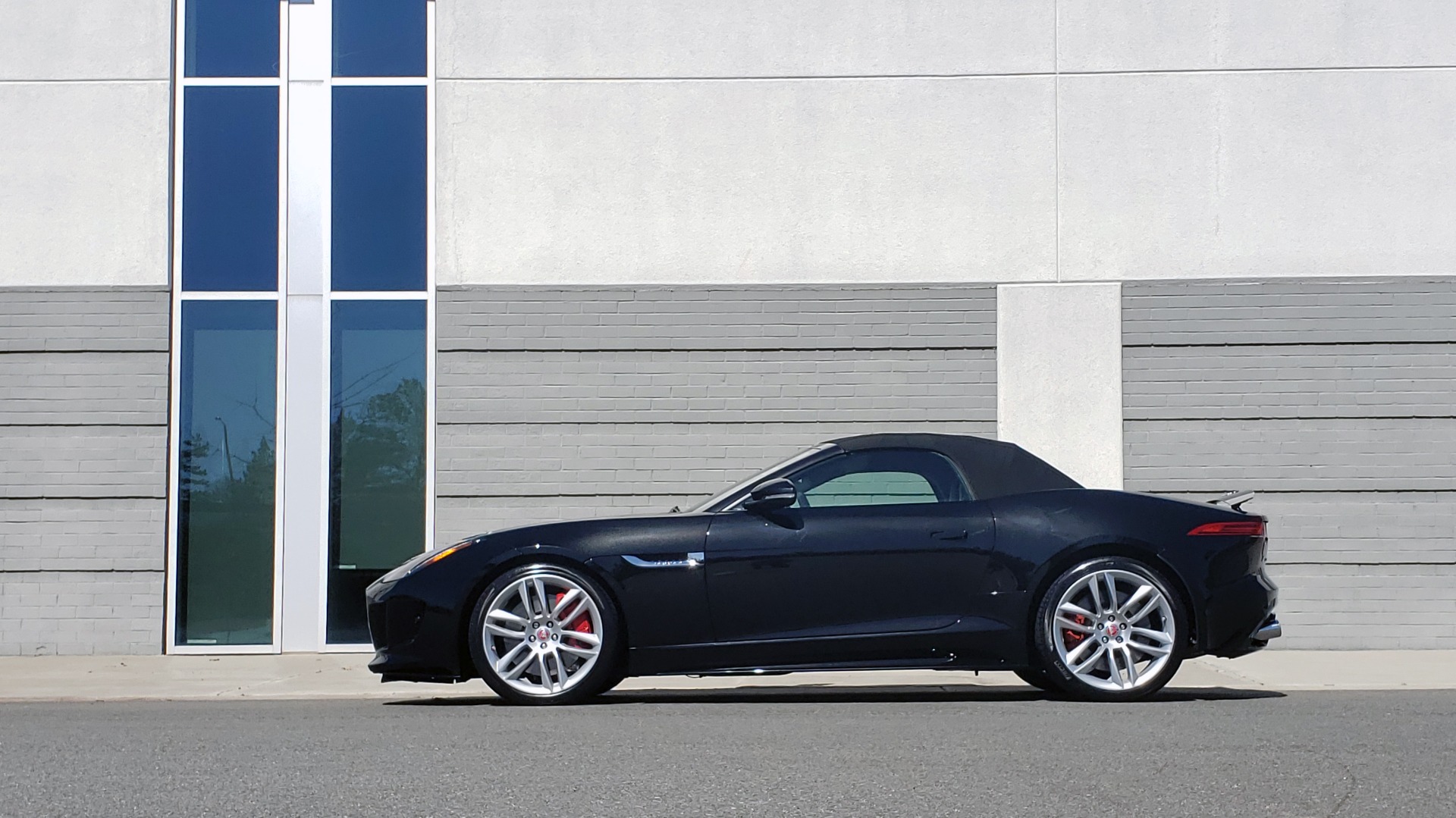 Used 2016 Jaguar F-TYPE R CONVERTIBLE / SC 5.0L 550HP / VISION PACK 3 / BSM / REARVIEW for sale Sold at Formula Imports in Charlotte NC 28227 7