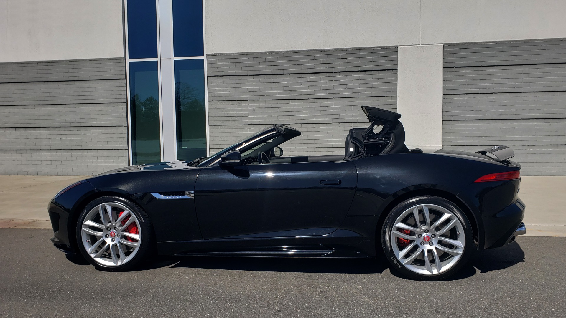 Used 2016 Jaguar F-TYPE R CONVERTIBLE / SC 5.0L 550HP / VISION PACK 3 / BSM / REARVIEW for sale Sold at Formula Imports in Charlotte NC 28227 8