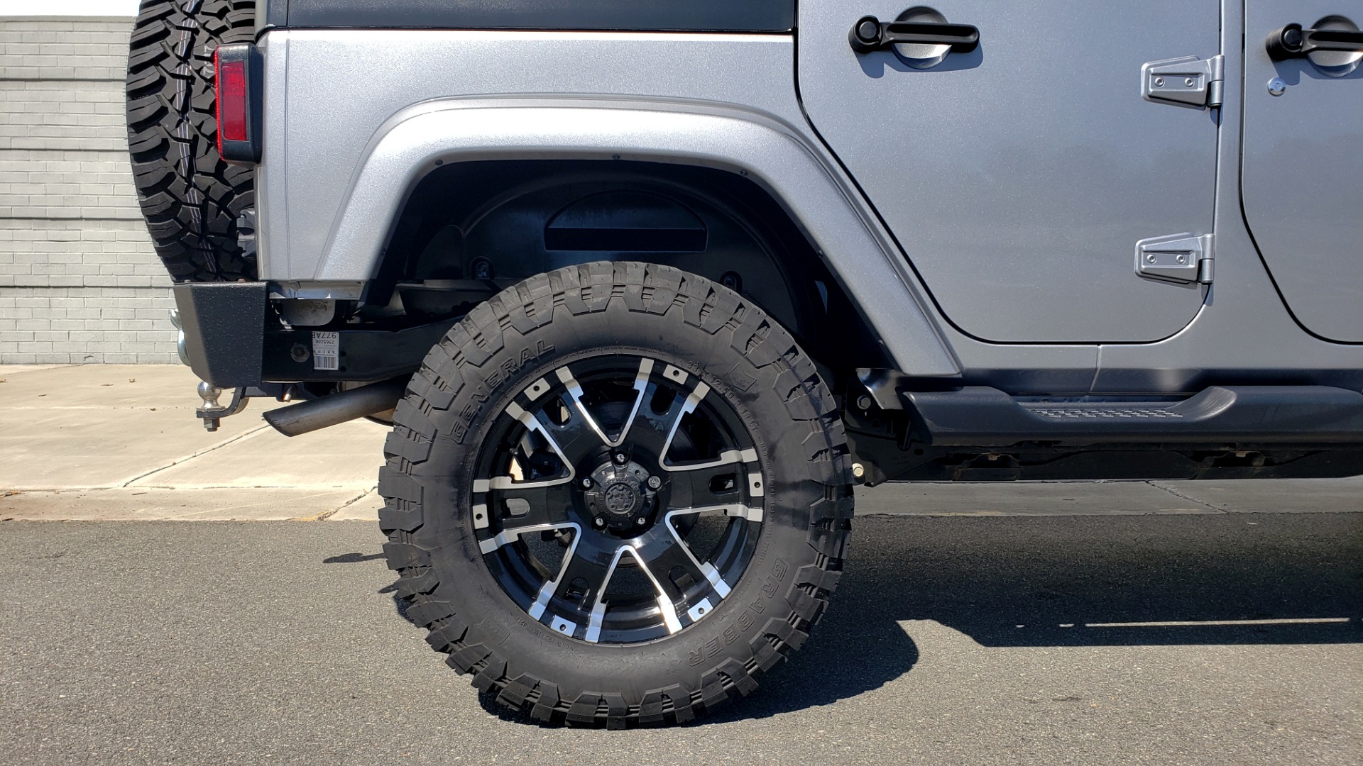 Used 2017 Jeep WRANGLER UNLIMITED SAHARA 4X4 / 3-PC FREEDOM TOP / 3.6L V6 / 5-SPD AUTO for sale Sold at Formula Imports in Charlotte NC 28227 12