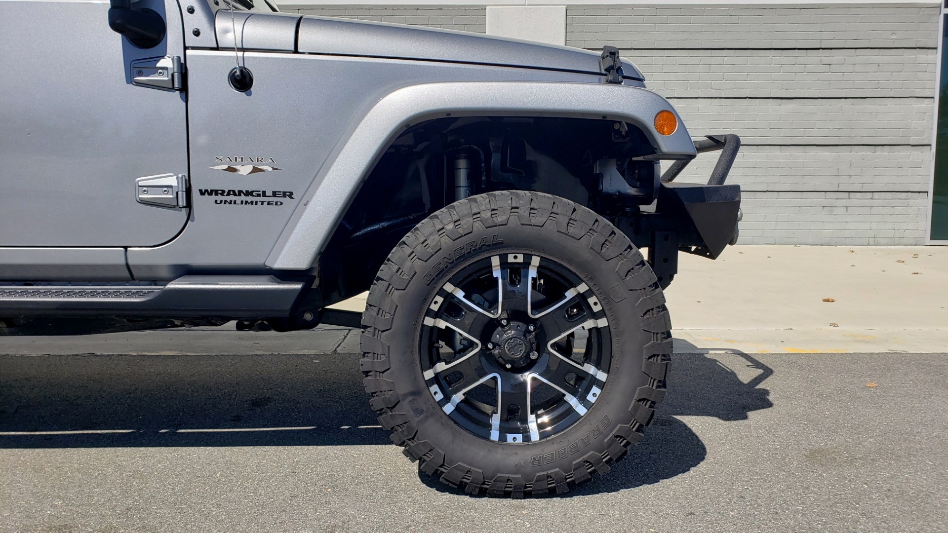 Used 2017 Jeep WRANGLER UNLIMITED SAHARA 4X4 / 3-PC FREEDOM TOP / 3.6L V6 / 5-SPD AUTO for sale Sold at Formula Imports in Charlotte NC 28227 13