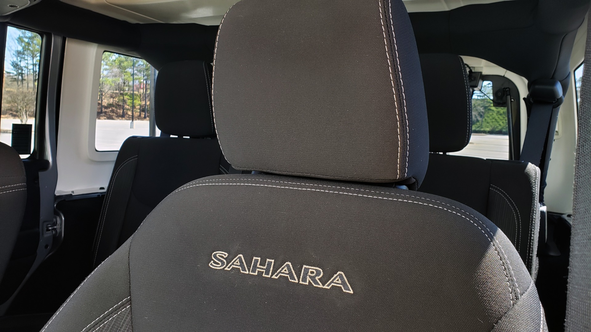 Used 2017 Jeep WRANGLER UNLIMITED SAHARA 4X4 / 3-PC FREEDOM TOP / 3.6L V6 / 5-SPD AUTO for sale Sold at Formula Imports in Charlotte NC 28227 40