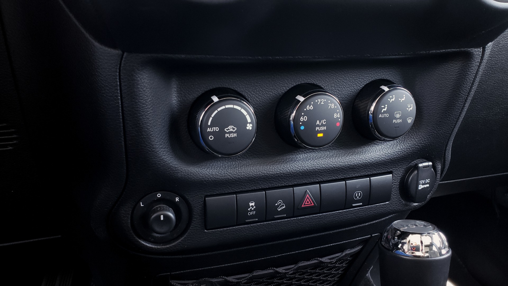 Used 2017 Jeep WRANGLER UNLIMITED SAHARA 4X4 / 3-PC FREEDOM TOP / 3.6L V6 / 5-SPD AUTO for sale Sold at Formula Imports in Charlotte NC 28227 53