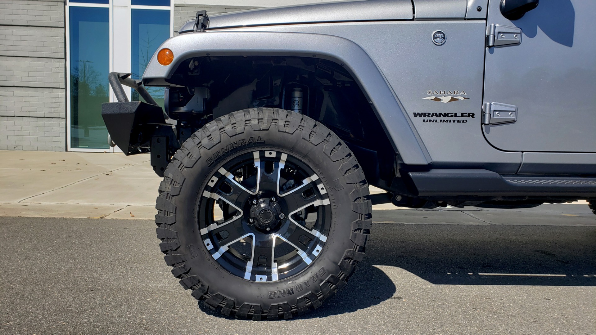 Used 2017 Jeep WRANGLER UNLIMITED SAHARA 4X4 / 3-PC FREEDOM TOP / 3.6L V6 / 5-SPD AUTO for sale Sold at Formula Imports in Charlotte NC 28227 6
