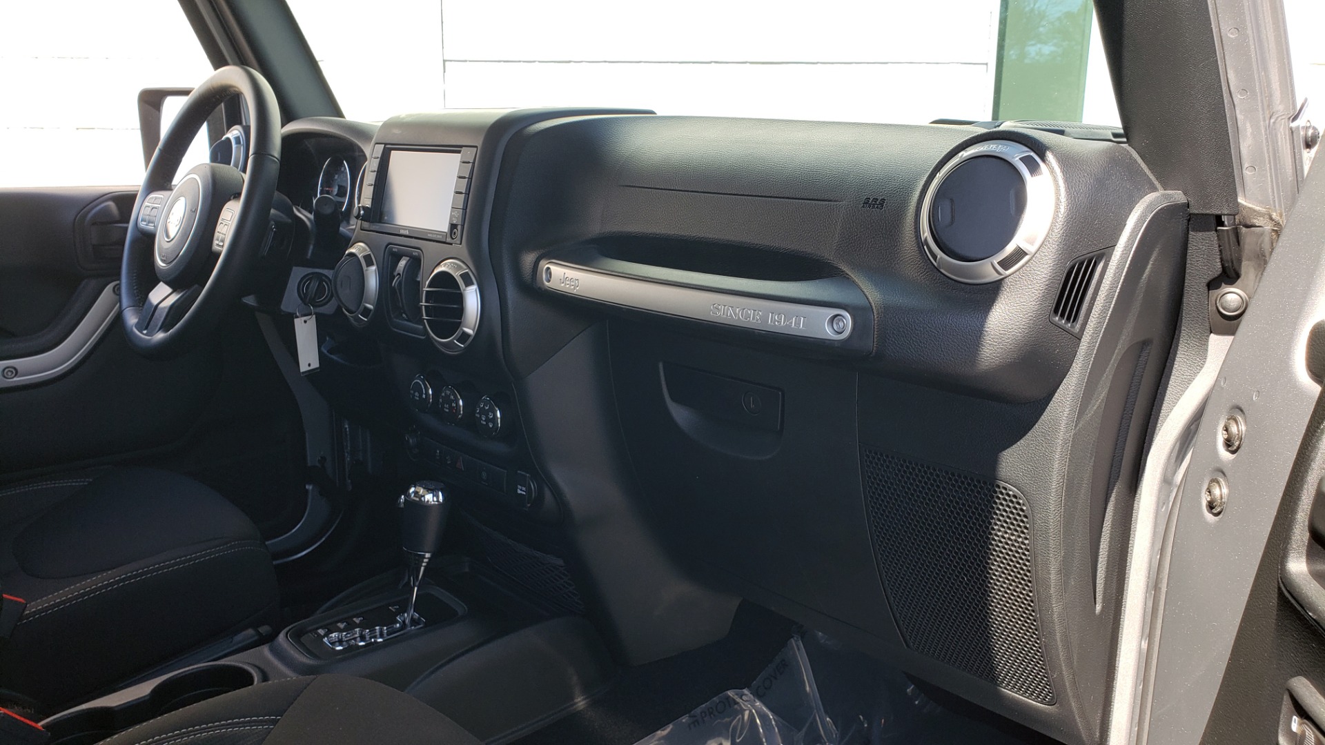 Used 2017 Jeep WRANGLER UNLIMITED SAHARA 4X4 / 3-PC FREEDOM TOP / 3.6L V6 / 5-SPD AUTO for sale Sold at Formula Imports in Charlotte NC 28227 66