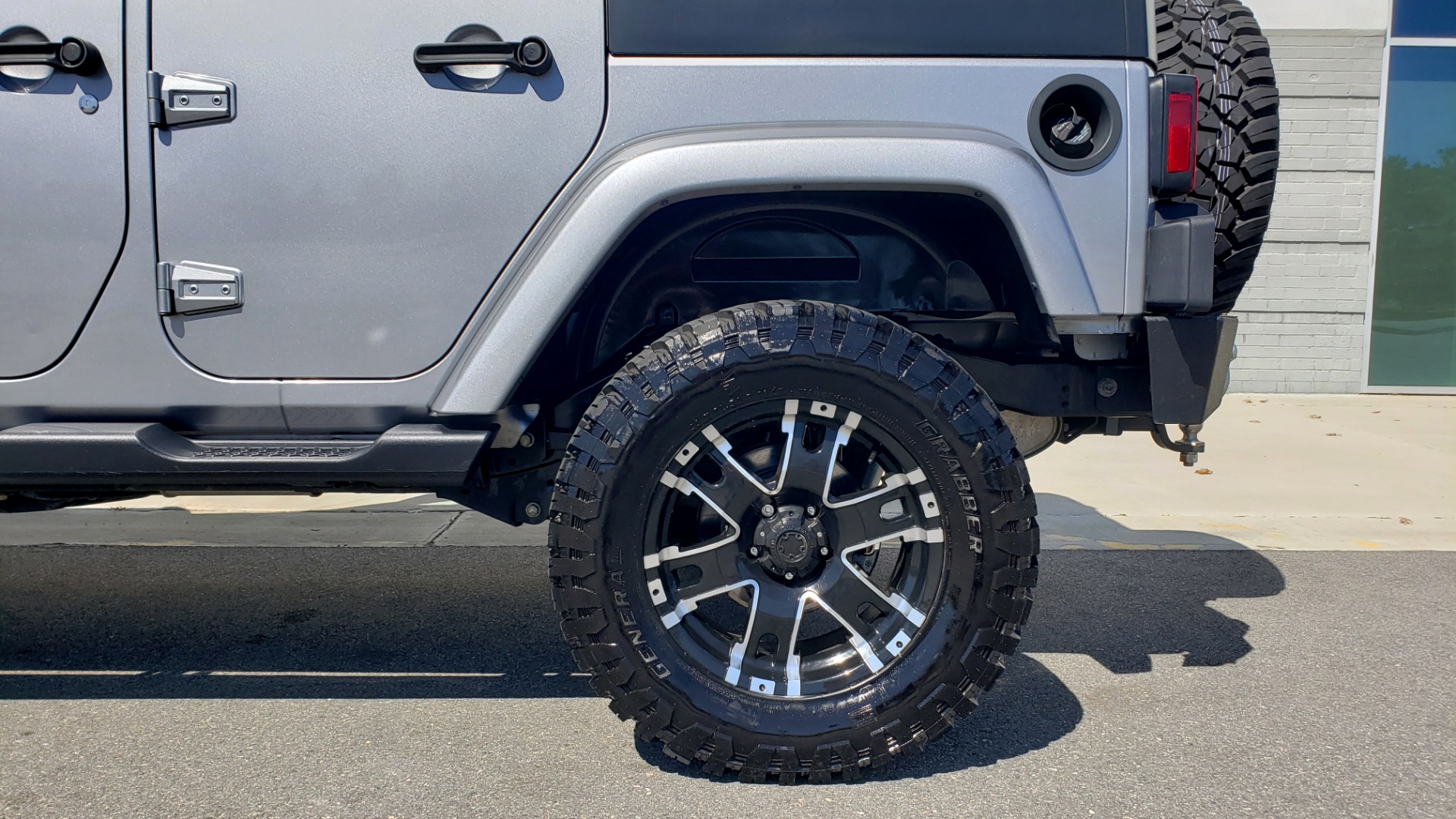 Used 2017 Jeep WRANGLER UNLIMITED SAHARA 4X4 / 3-PC FREEDOM TOP / 3.6L V6 / 5-SPD AUTO for sale Sold at Formula Imports in Charlotte NC 28227 7