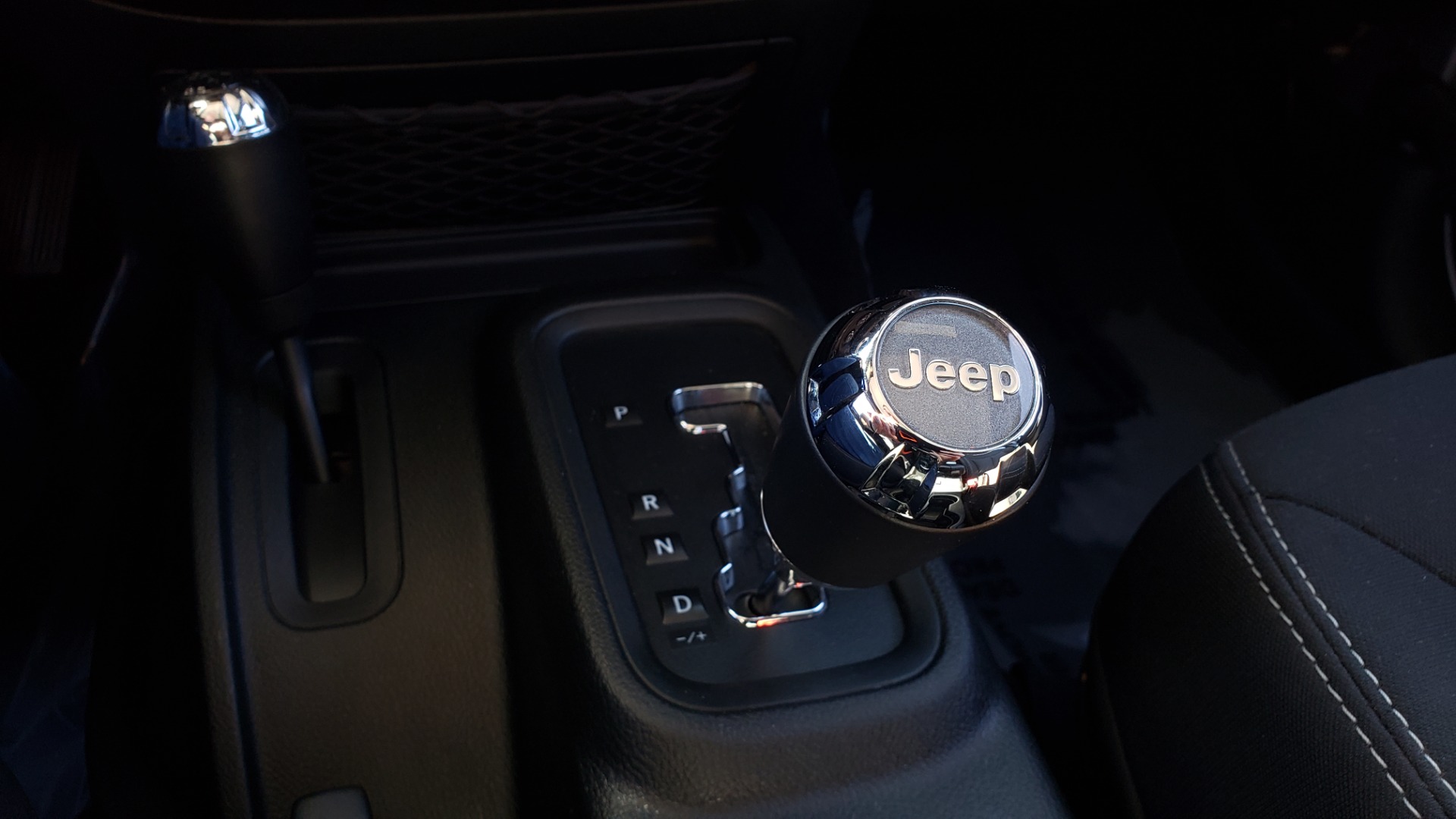 Used 2017 Jeep WRANGLER UNLIMITED SAHARA 4X4 / 3-PC FREEDOM TOP / 3.6L V6 / 5-SPD AUTO for sale Sold at Formula Imports in Charlotte NC 28227 87