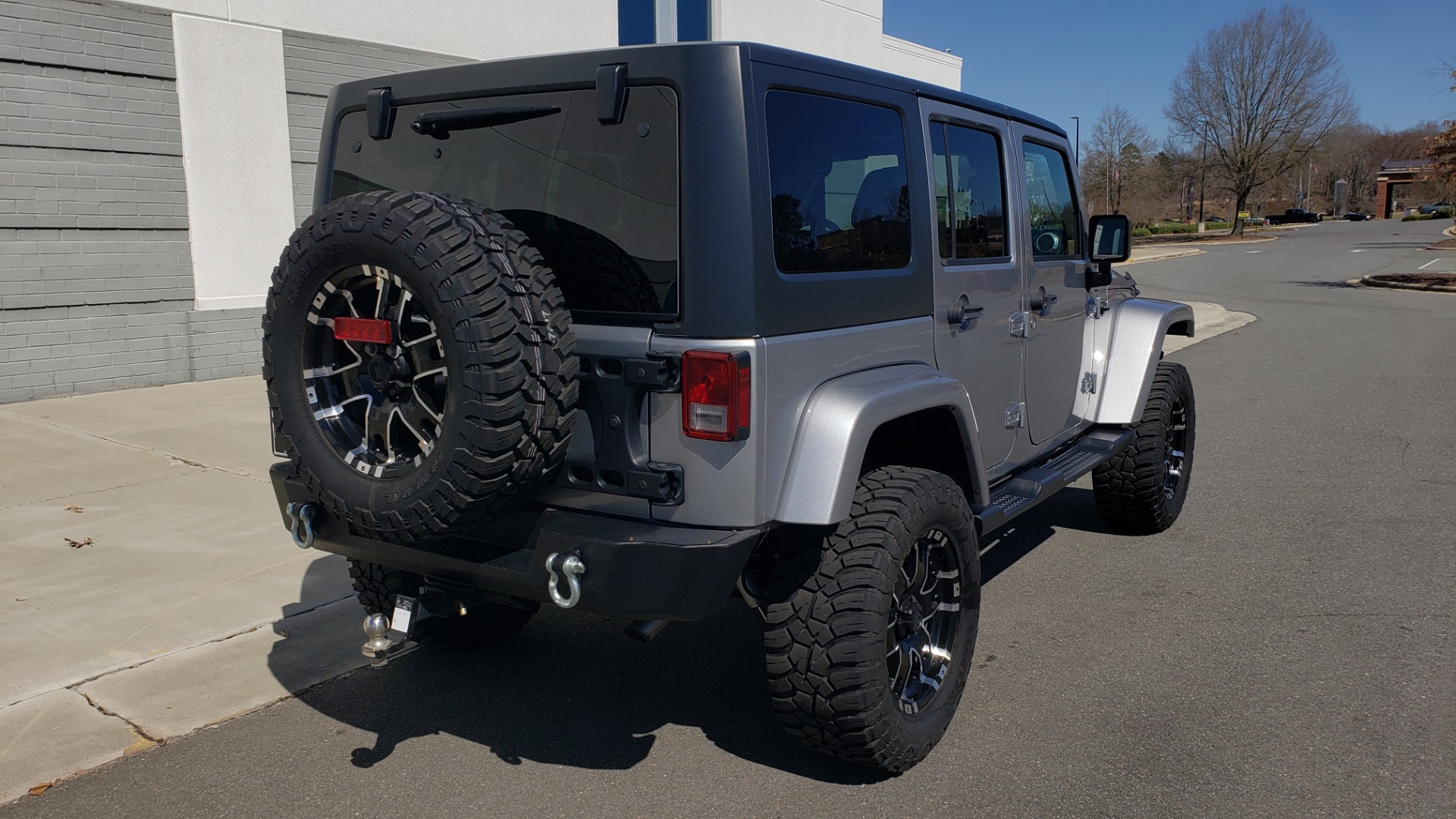 Used 2017 Jeep WRANGLER UNLIMITED SAHARA 4X4 / 3-PC FREEDOM TOP / 3.6L V6 / 5-SPD AUTO for sale Sold at Formula Imports in Charlotte NC 28227 9