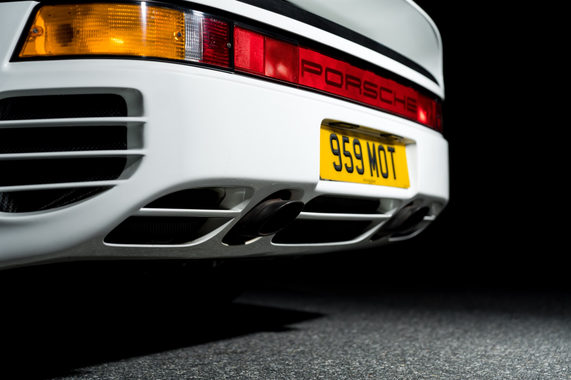 Used 1988 Porsche 959 KOMFORT COUPE / AWD / 6-SPEED MANUAL / ORIGINAL SUPERCAR for sale Sold at Formula Imports in Charlotte NC 28227 18
