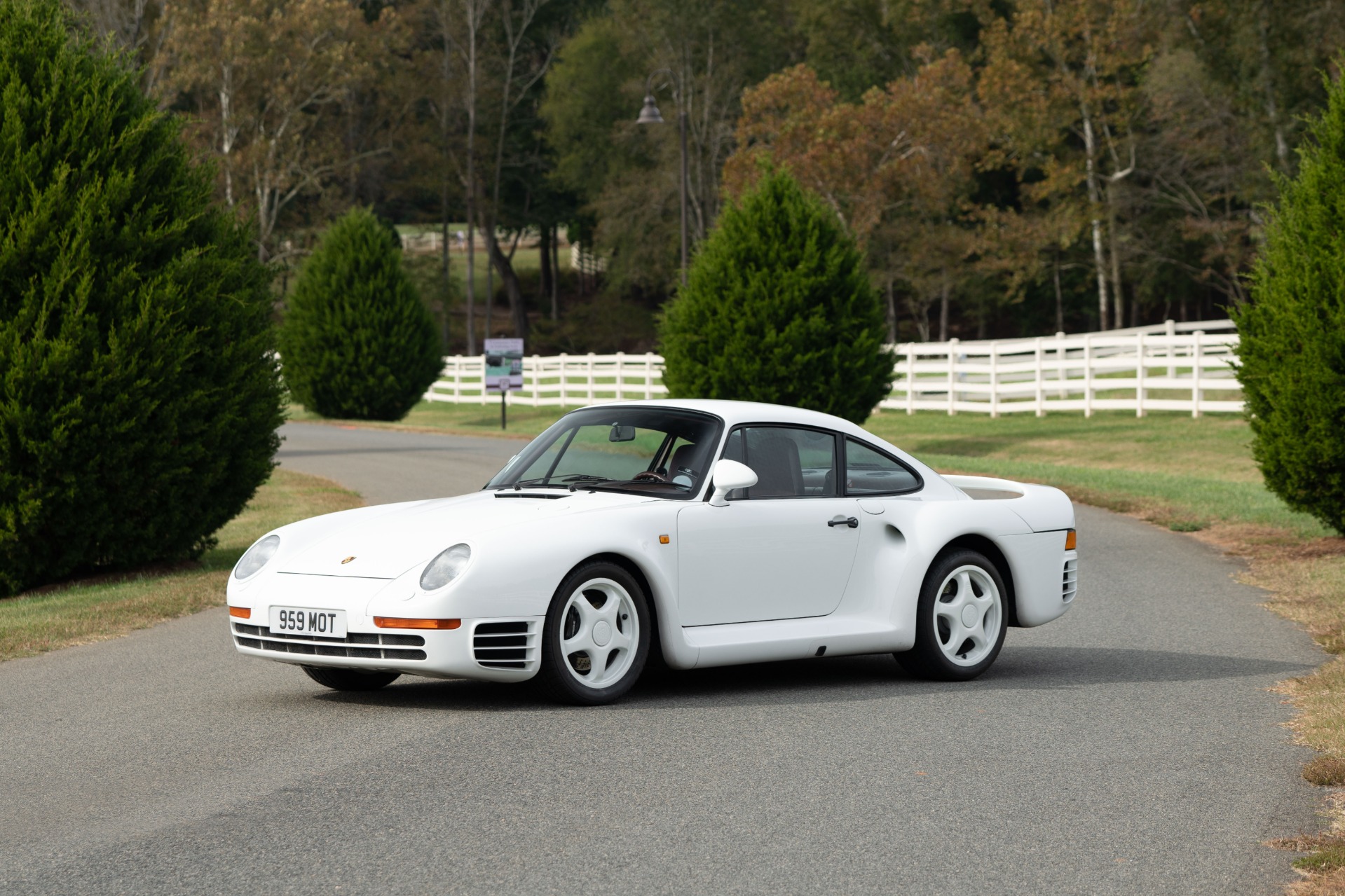 Used 1988 Porsche 959 KOMFORT COUPE / AWD / 6-SPEED MANUAL / ORIGINAL SUPERCAR for sale Sold at Formula Imports in Charlotte NC 28227 25
