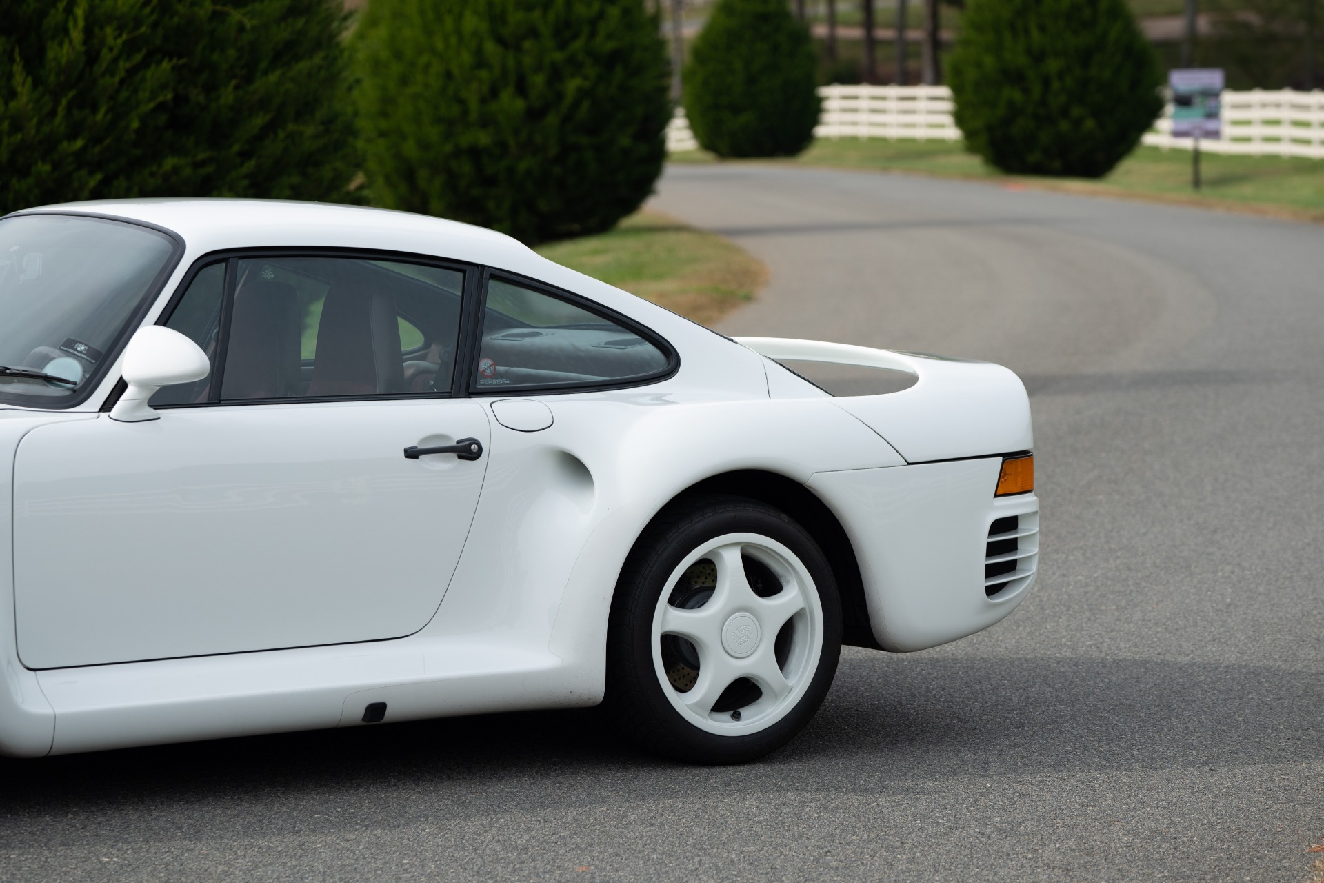 Used 1988 Porsche 959 KOMFORT COUPE / AWD / 6-SPEED MANUAL / ORIGINAL SUPERCAR for sale Sold at Formula Imports in Charlotte NC 28227 26