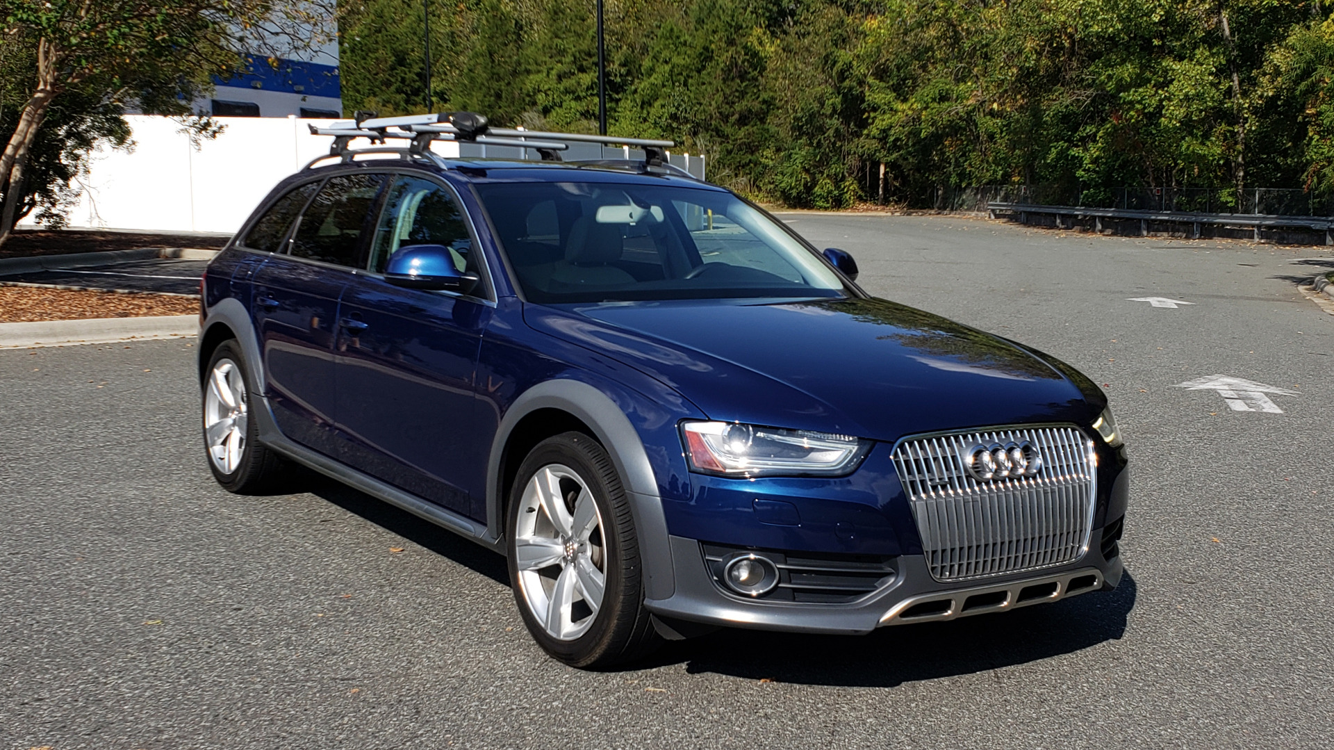 Used 2015 Audi ALLROADS PREMIUM / SUNROOF / ROOF-RACK / 18 INCH WHEELS for sale Sold at Formula Imports in Charlotte NC 28227 10