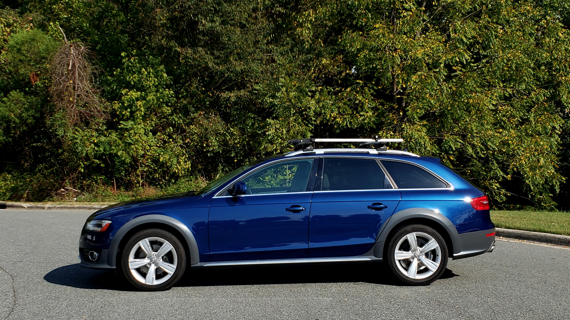Used 2015 Audi ALLROADS PREMIUM / SUNROOF / ROOF-RACK / 18 INCH WHEELS for sale Sold at Formula Imports in Charlotte NC 28227 2