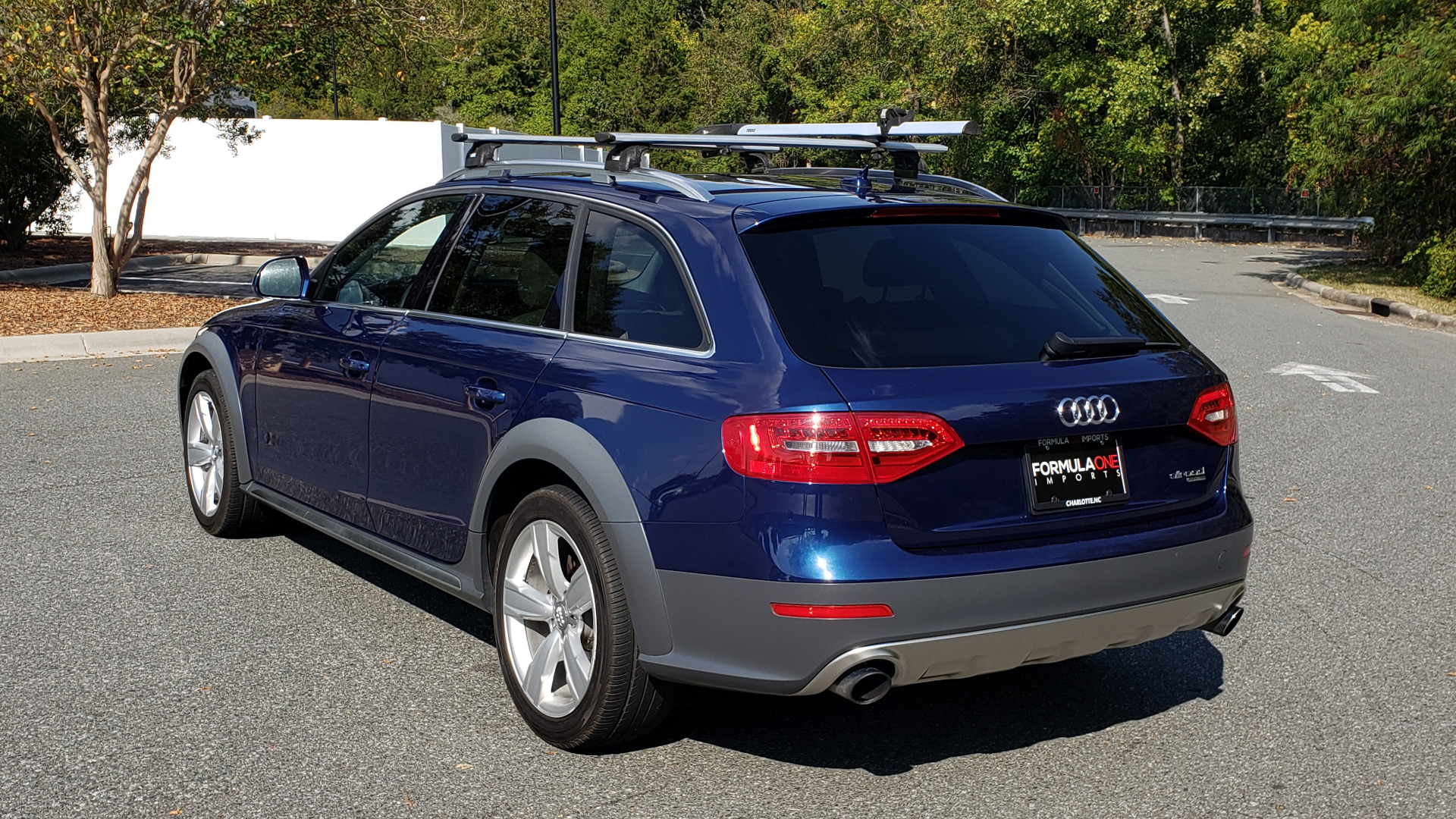 Used 2015 Audi ALLROADS PREMIUM / SUNROOF / ROOF-RACK / 18 INCH WHEELS for sale Sold at Formula Imports in Charlotte NC 28227 3