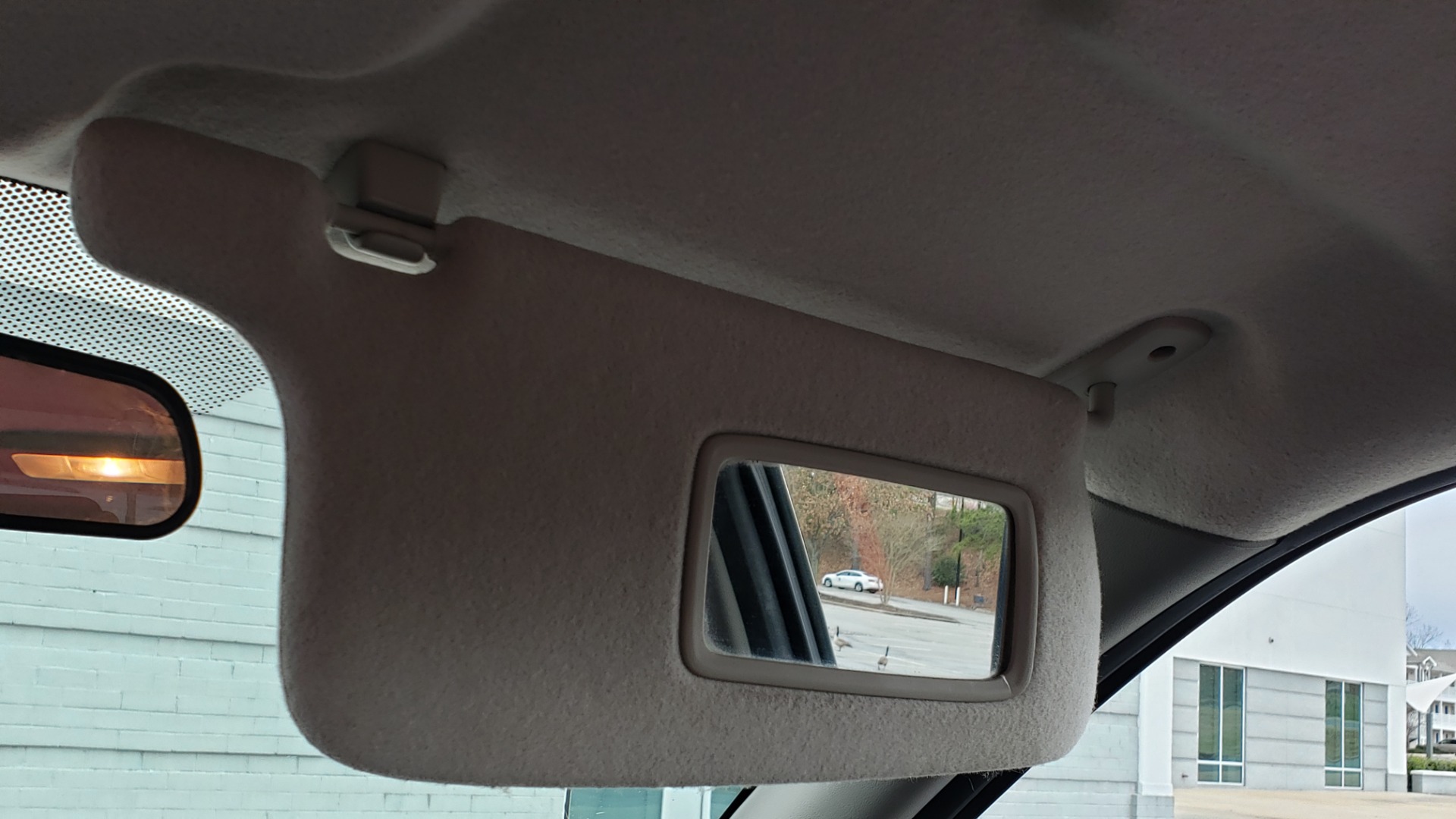 2008 chevy outlet colorado sun visor