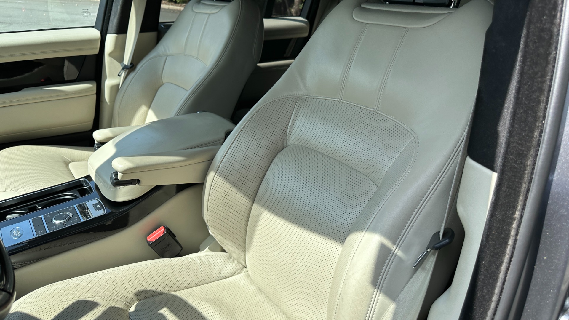 Used 2018 Land Rover Range Rover V8 SUPERCHARGED for sale Sold at Formula Imports in Charlotte NC 28227 13
