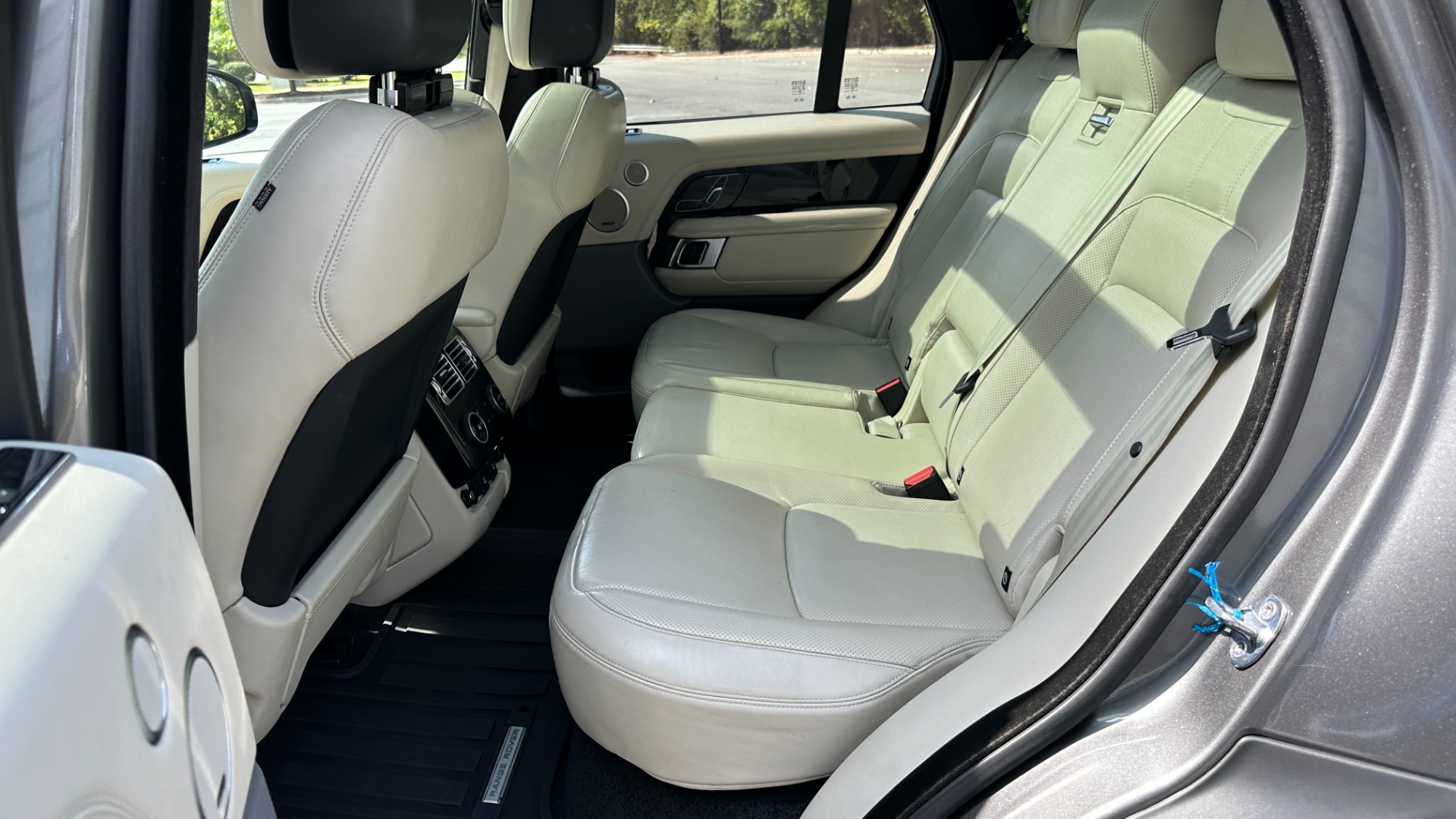 Used 2018 Land Rover Range Rover V8 SUPERCHARGED for sale Sold at Formula Imports in Charlotte NC 28227 24