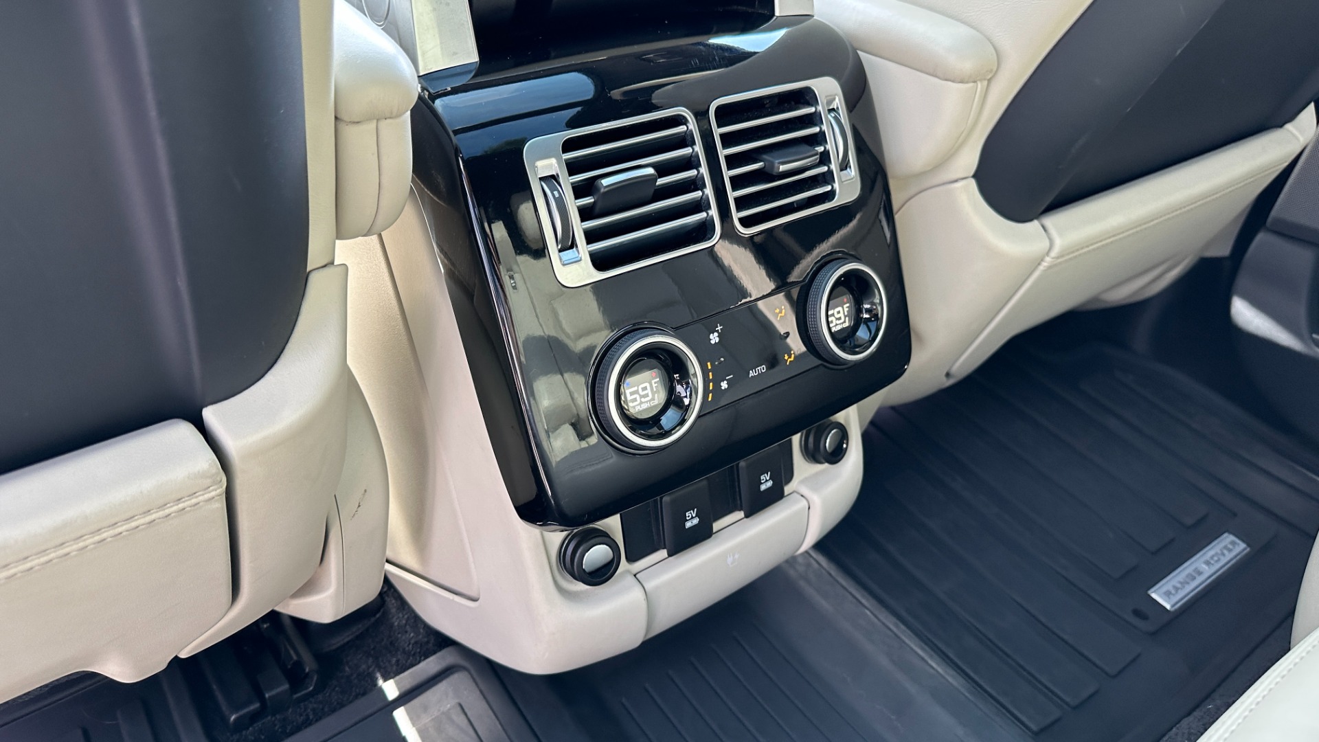 Used 2018 Land Rover Range Rover V8 SUPERCHARGED for sale $48,999 at Formula Imports in Charlotte NC 28227 27