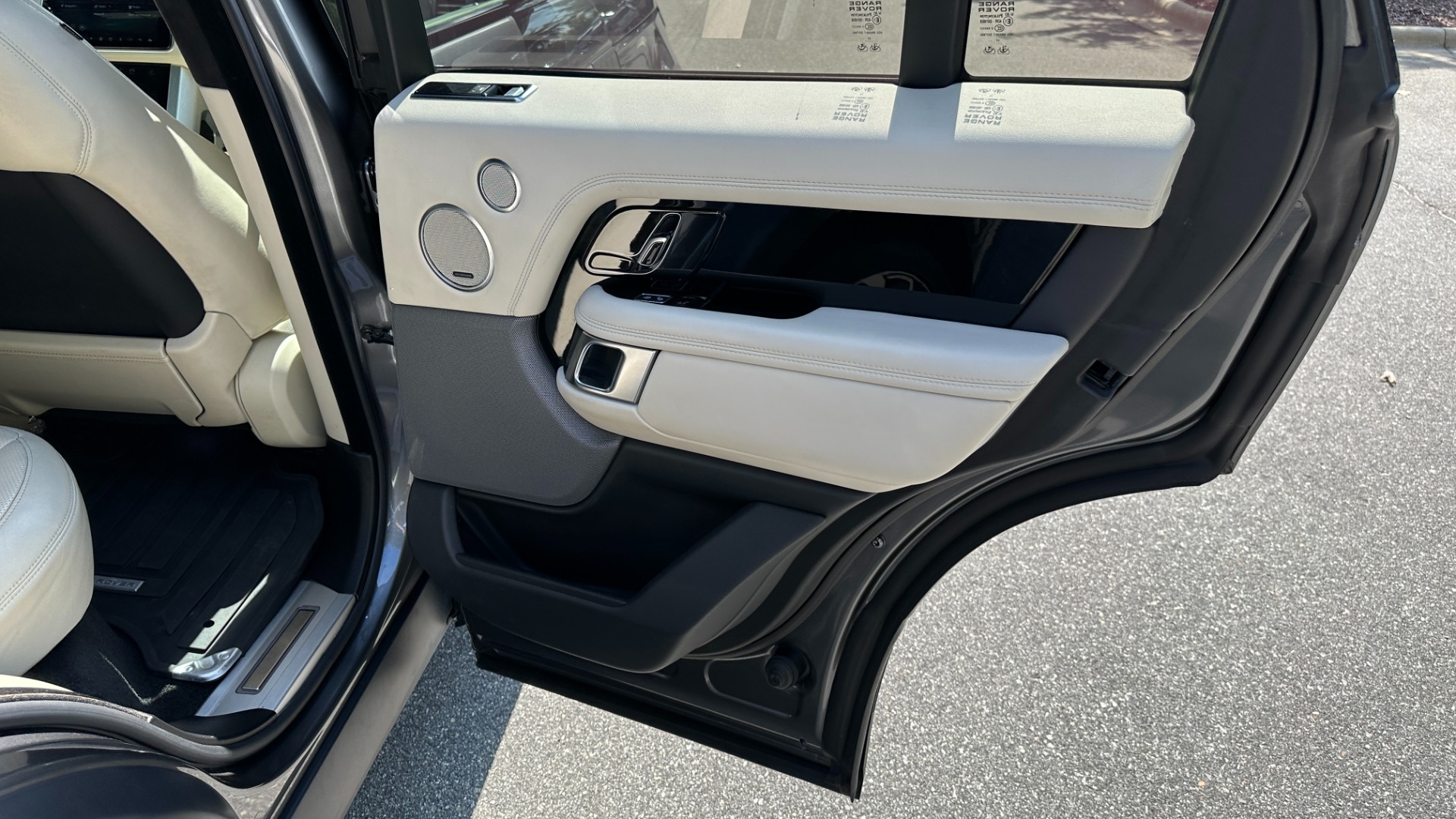 Used 2018 Land Rover Range Rover V8 SUPERCHARGED for sale $48,999 at Formula Imports in Charlotte NC 28227 30