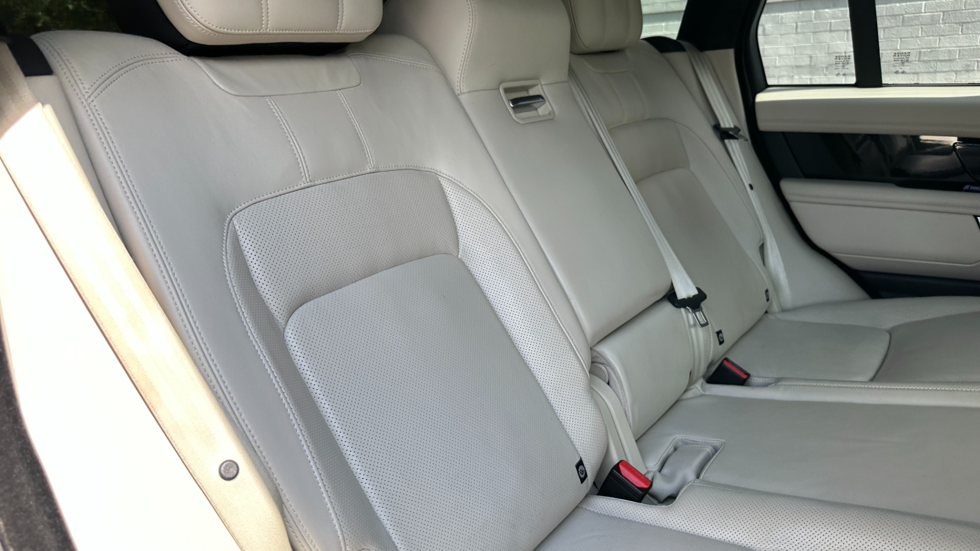 Used 2018 Land Rover Range Rover V8 SUPERCHARGED for sale $48,999 at Formula Imports in Charlotte NC 28227 32