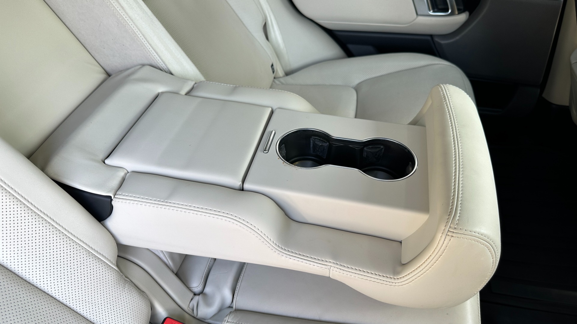 Used 2018 Land Rover Range Rover V8 SUPERCHARGED for sale Sold at Formula Imports in Charlotte NC 28227 34
