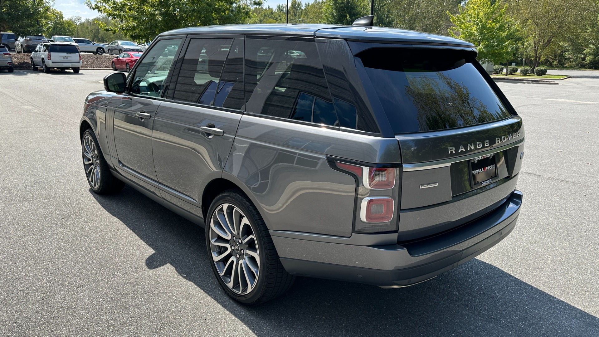 Used 2018 Land Rover Range Rover V8 SUPERCHARGED for sale $48,999 at Formula Imports in Charlotte NC 28227 4