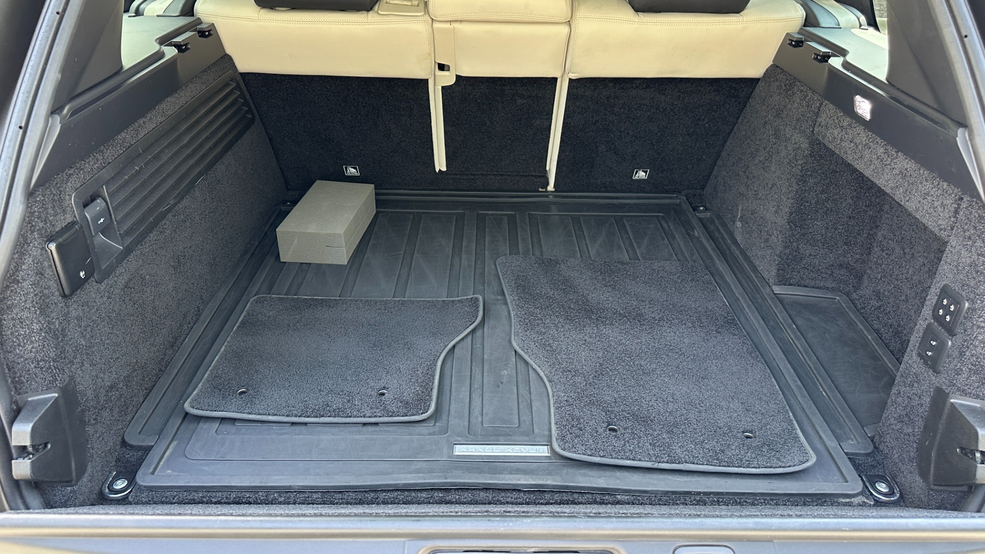 Used 2018 Land Rover Range Rover V8 SUPERCHARGED for sale $48,999 at Formula Imports in Charlotte NC 28227 41