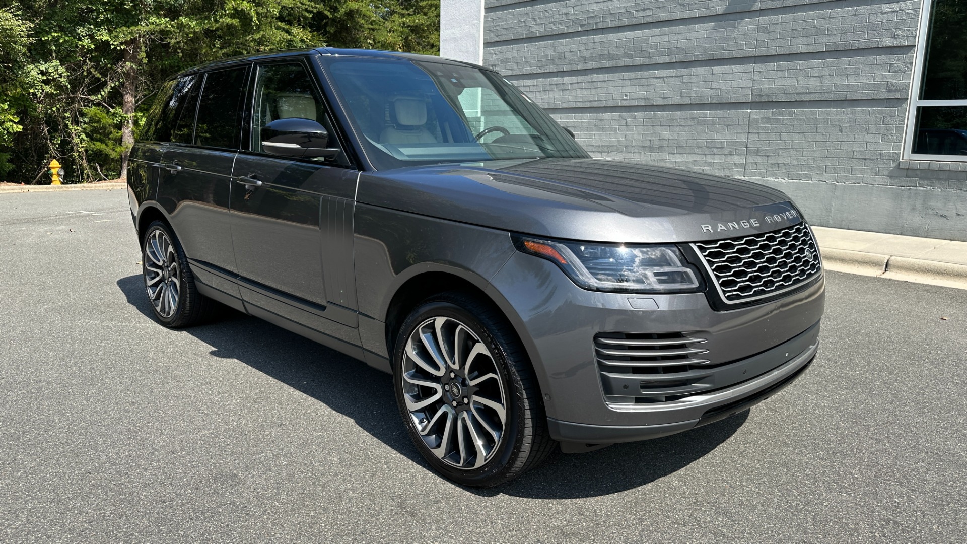 Used 2018 Land Rover Range Rover V8 SUPERCHARGED for sale $48,999 at Formula Imports in Charlotte NC 28227 5