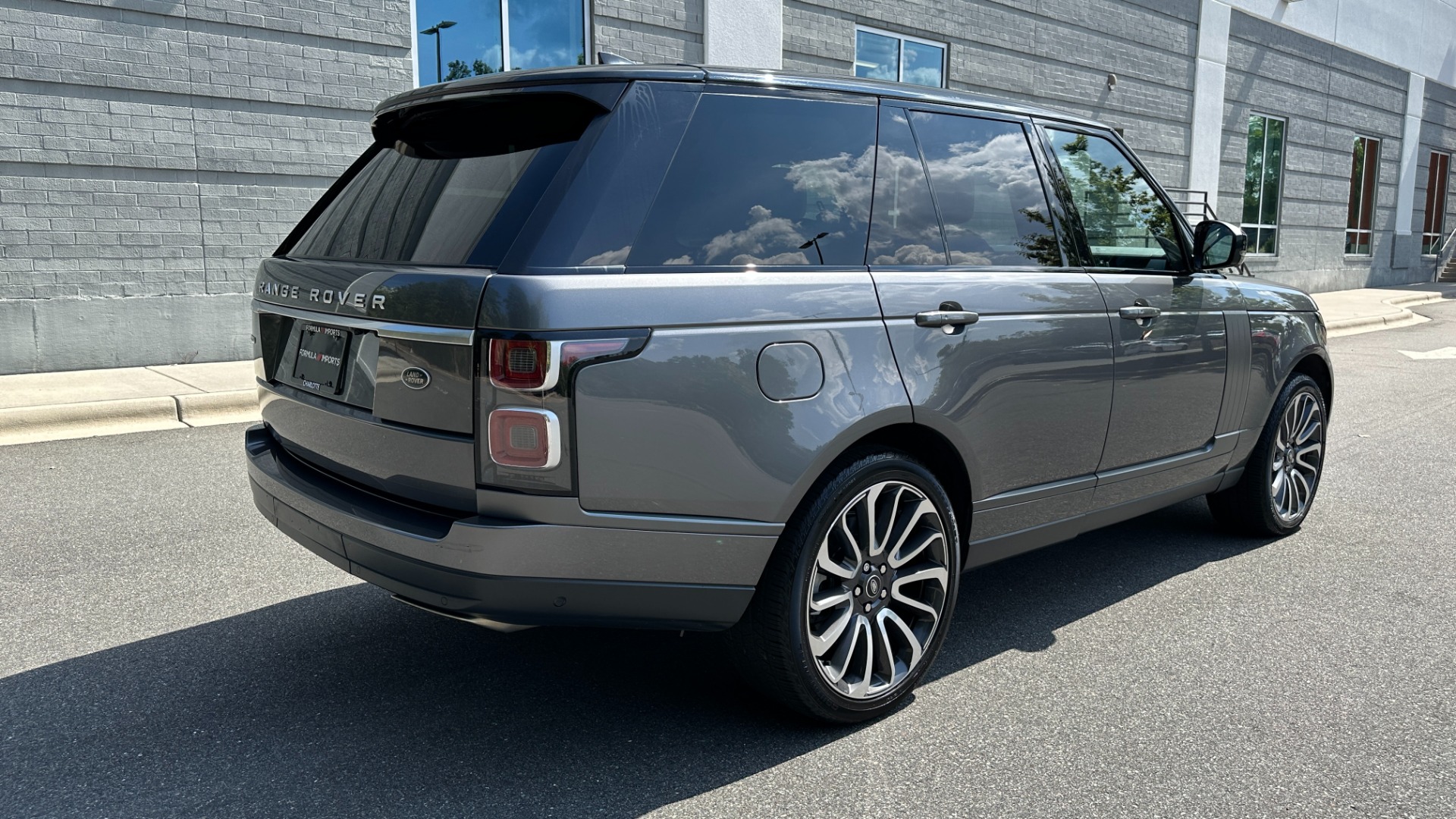 Used 2018 Land Rover Range Rover V8 SUPERCHARGED for sale $48,999 at Formula Imports in Charlotte NC 28227 7