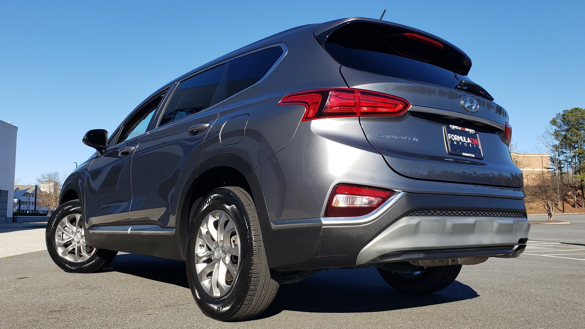 Used 2019 Hyundai SANTA FE SE / 2.4L 4-CYL / 8-SPD AUTO / BLIND SPOT / LANE KEEP ASSIST for sale Sold at Formula Imports in Charlotte NC 28227 11