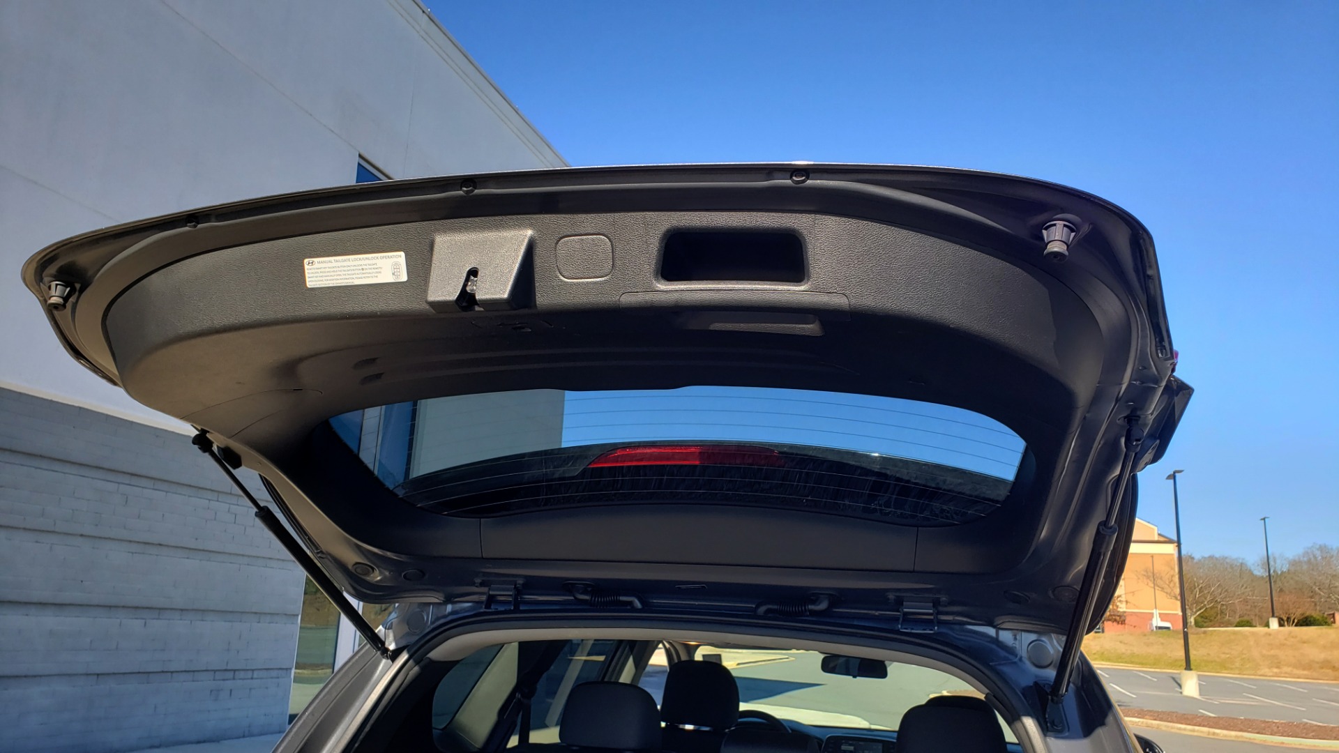 Used 2019 Hyundai SANTA FE SE / 2.4L 4-CYL / 8-SPD AUTO / BLIND SPOT / LANE KEEP ASSIST for sale Sold at Formula Imports in Charlotte NC 28227 23