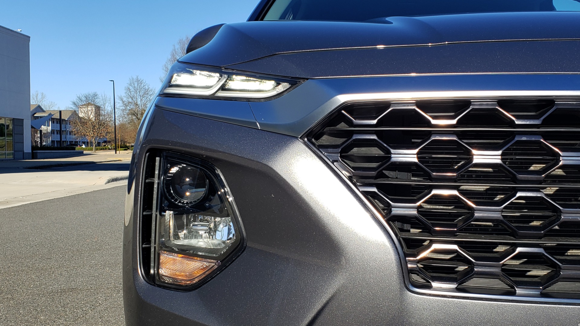 Used 2019 Hyundai SANTA FE SE / 2.4L 4-CYL / 8-SPD AUTO / BLIND SPOT / LANE KEEP ASSIST for sale Sold at Formula Imports in Charlotte NC 28227 25
