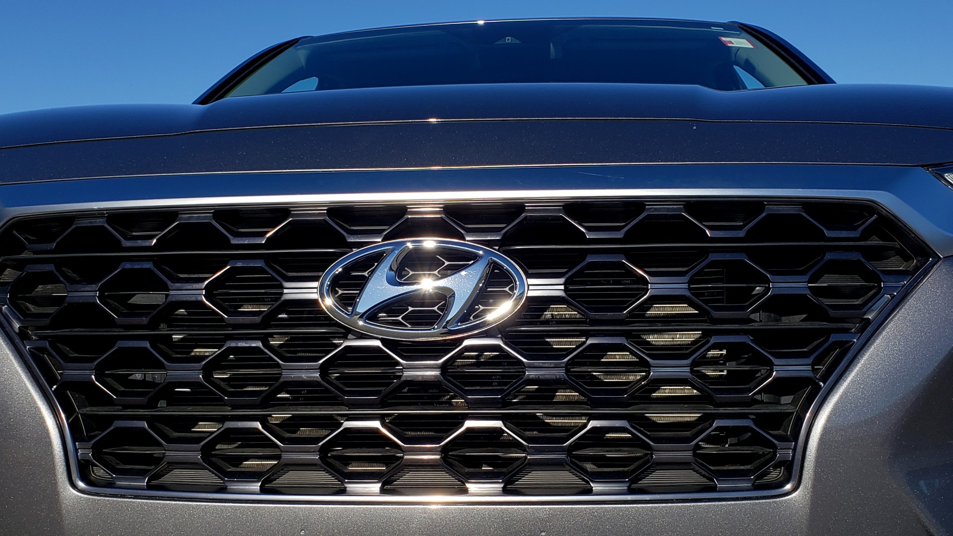 Used 2019 Hyundai SANTA FE SE / 2.4L 4-CYL / 8-SPD AUTO / BLIND SPOT / LANE KEEP ASSIST for sale Sold at Formula Imports in Charlotte NC 28227 27