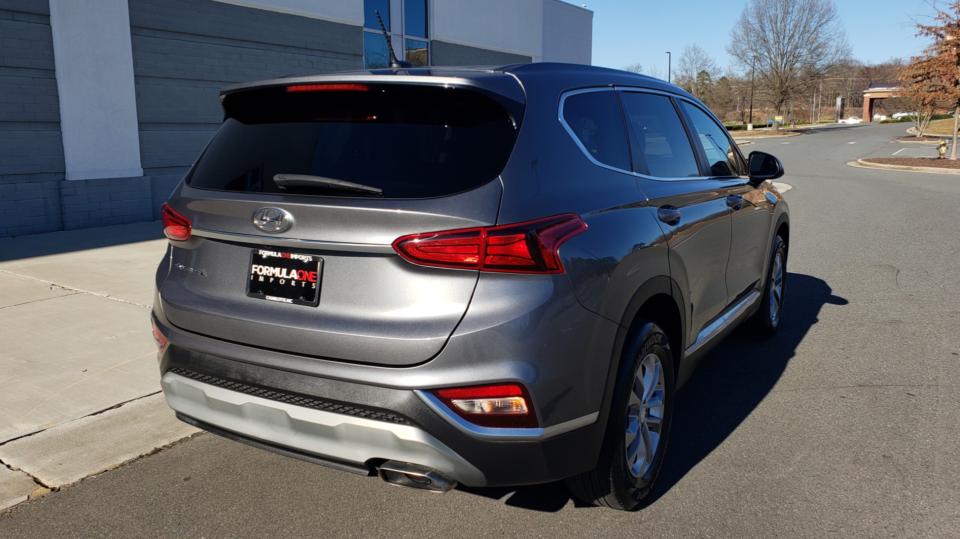 Used 2019 Hyundai SANTA FE SE / 2.4L 4-CYL / 8-SPD AUTO / BLIND SPOT / LANE KEEP ASSIST for sale Sold at Formula Imports in Charlotte NC 28227 3