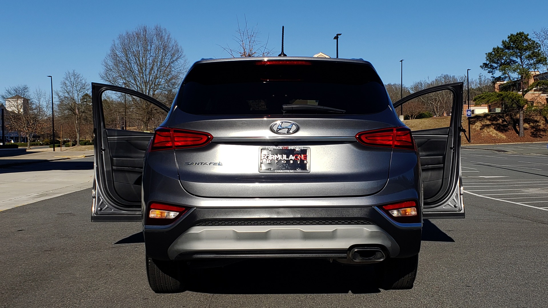 Used 2019 Hyundai SANTA FE SE / 2.4L 4-CYL / 8-SPD AUTO / BLIND SPOT / LANE KEEP ASSIST for sale Sold at Formula Imports in Charlotte NC 28227 31