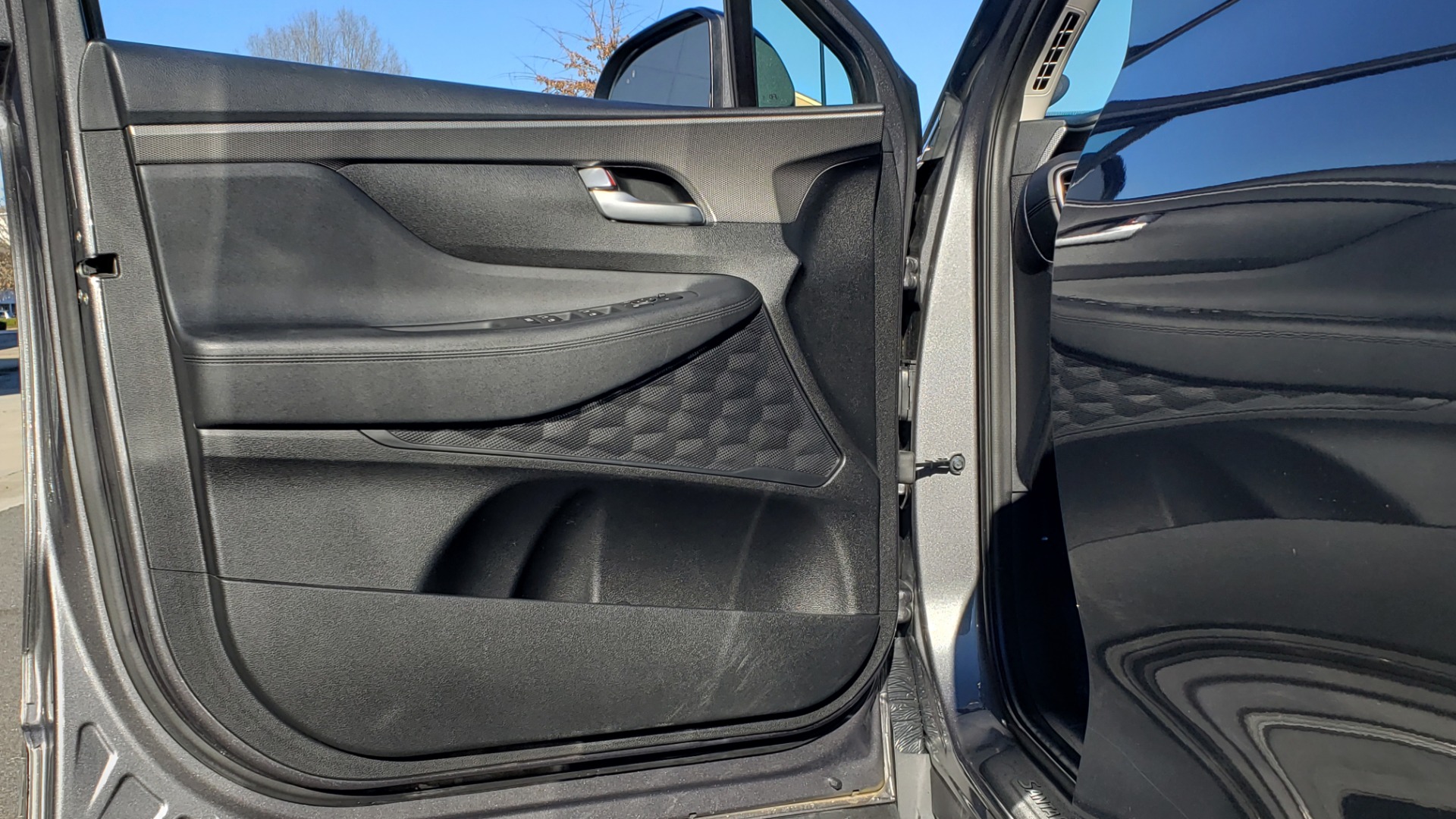 Used 2019 Hyundai SANTA FE SE / 2.4L 4-CYL / 8-SPD AUTO / BLIND SPOT / LANE KEEP ASSIST for sale Sold at Formula Imports in Charlotte NC 28227 35