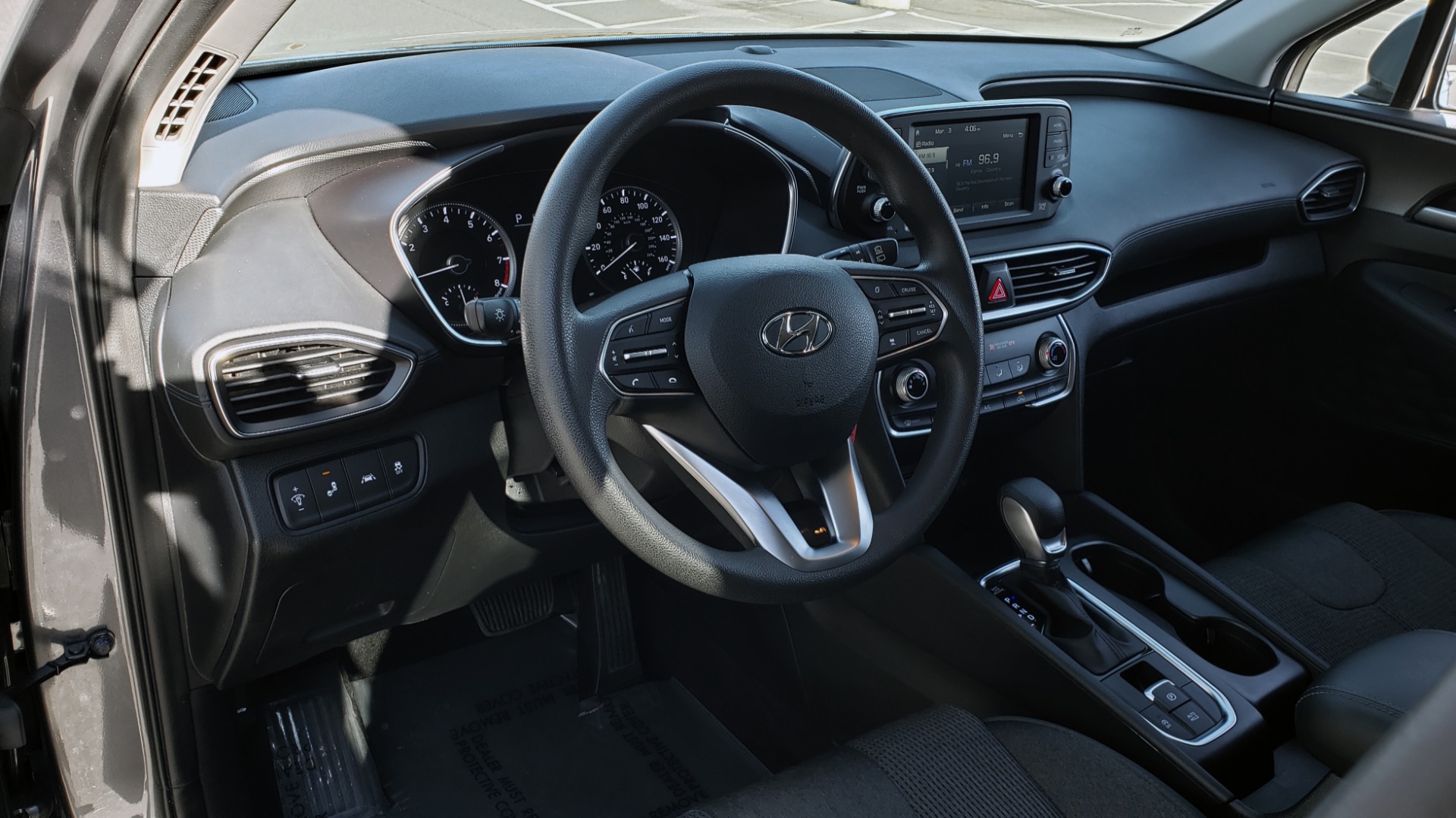 Used 2019 Hyundai SANTA FE SE / 2.4L 4-CYL / 8-SPD AUTO / BLIND SPOT / LANE KEEP ASSIST for sale Sold at Formula Imports in Charlotte NC 28227 38