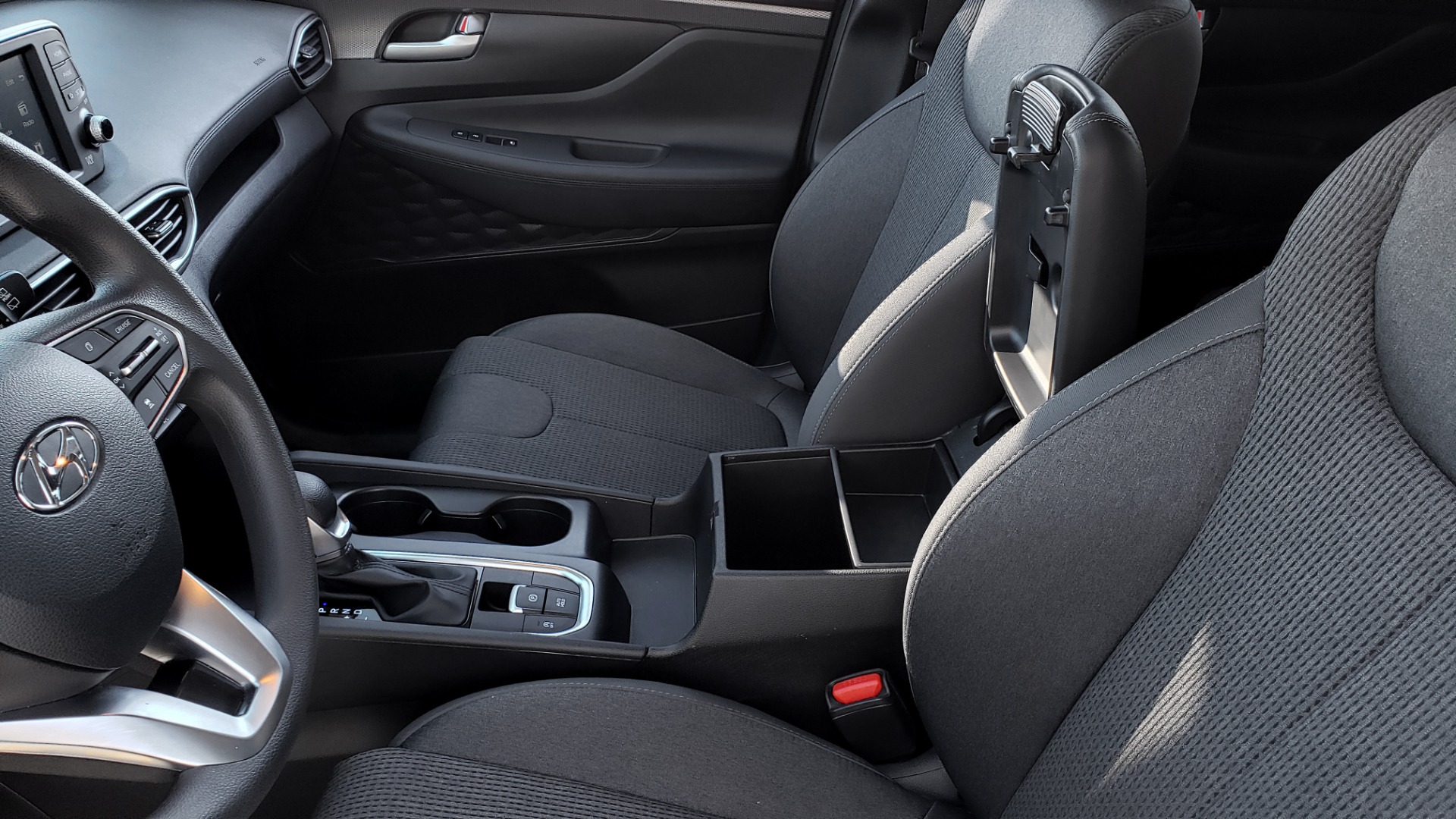 Used 2019 Hyundai SANTA FE SE / 2.4L 4-CYL / 8-SPD AUTO / BLIND SPOT / LANE KEEP ASSIST for sale Sold at Formula Imports in Charlotte NC 28227 51