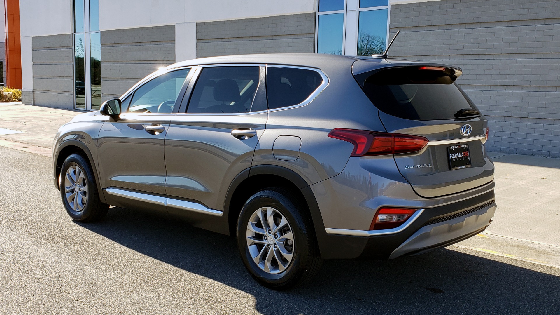 Used 2019 Hyundai SANTA FE SE / 2.4L 4-CYL / 8-SPD AUTO / BLIND SPOT / LANE KEEP ASSIST for sale Sold at Formula Imports in Charlotte NC 28227 7