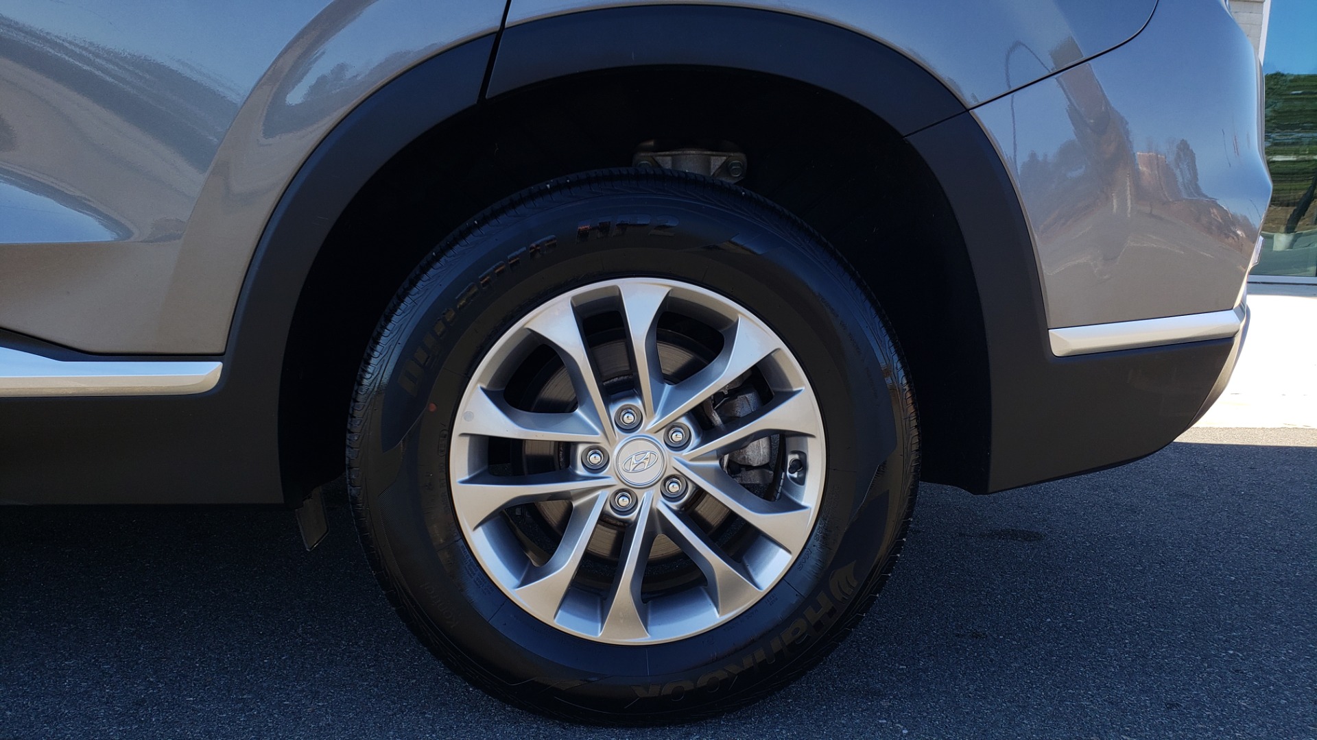 Used 2019 Hyundai SANTA FE SE / 2.4L 4-CYL / 8-SPD AUTO / BLIND SPOT / LANE KEEP ASSIST for sale Sold at Formula Imports in Charlotte NC 28227 78