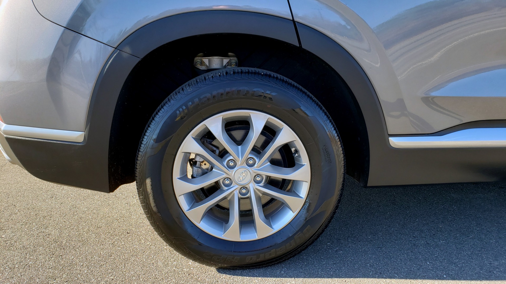 Used 2019 Hyundai SANTA FE SE / 2.4L 4-CYL / 8-SPD AUTO / BLIND SPOT / LANE KEEP ASSIST for sale Sold at Formula Imports in Charlotte NC 28227 79