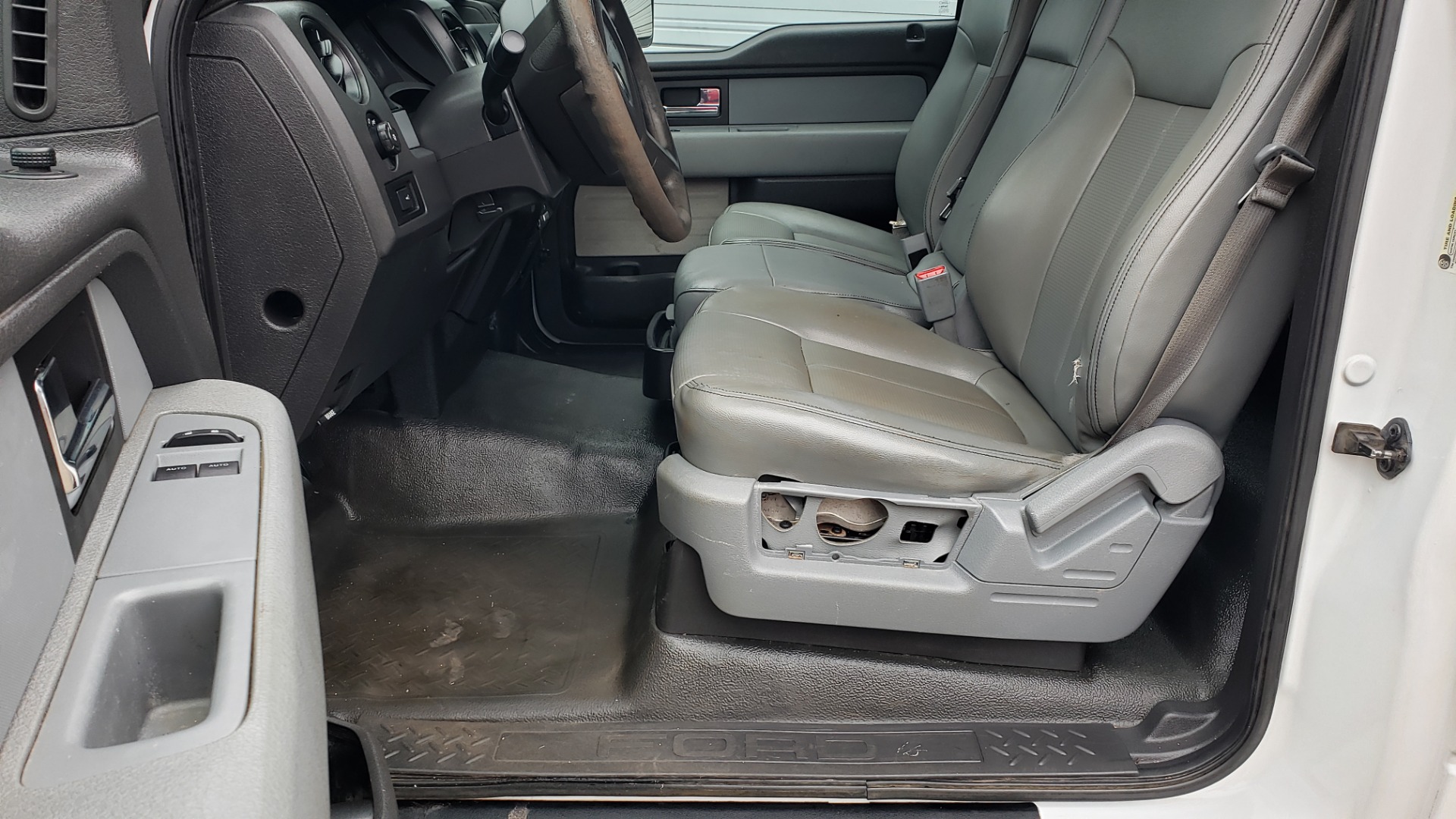 Used 2014 Ford F-150 XL / 2WD / V6 / AUTO / LONG BED / 145IN WB / WORK TRUCK for sale Sold at Formula Imports in Charlotte NC 28227 27