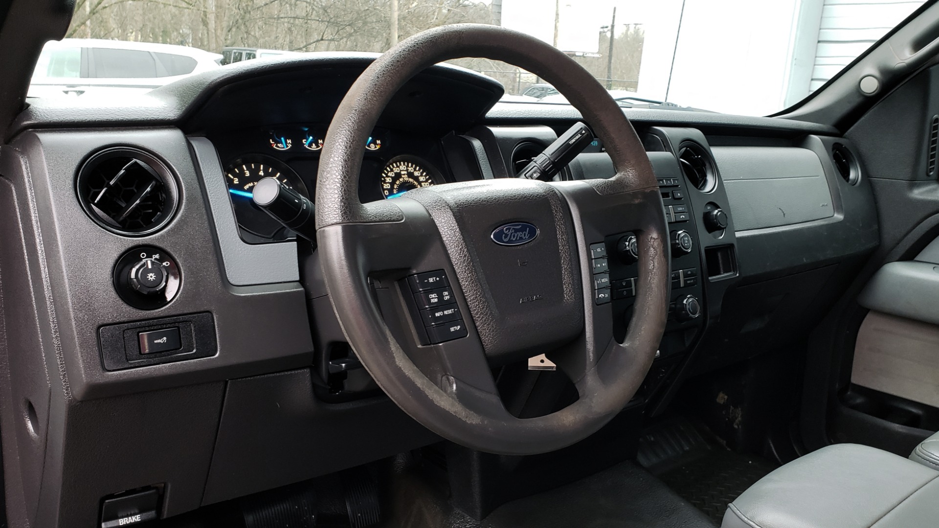 Used 2014 Ford F-150 XL / 2WD / V6 / AUTO / LONG BED / 145IN WB / WORK TRUCK for sale Sold at Formula Imports in Charlotte NC 28227 29