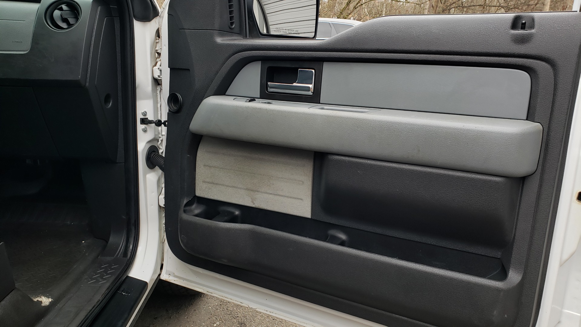 Used 2014 Ford F-150 XL / 2WD / V6 / AUTO / LONG BED / 145IN WB / WORK TRUCK for sale Sold at Formula Imports in Charlotte NC 28227 41