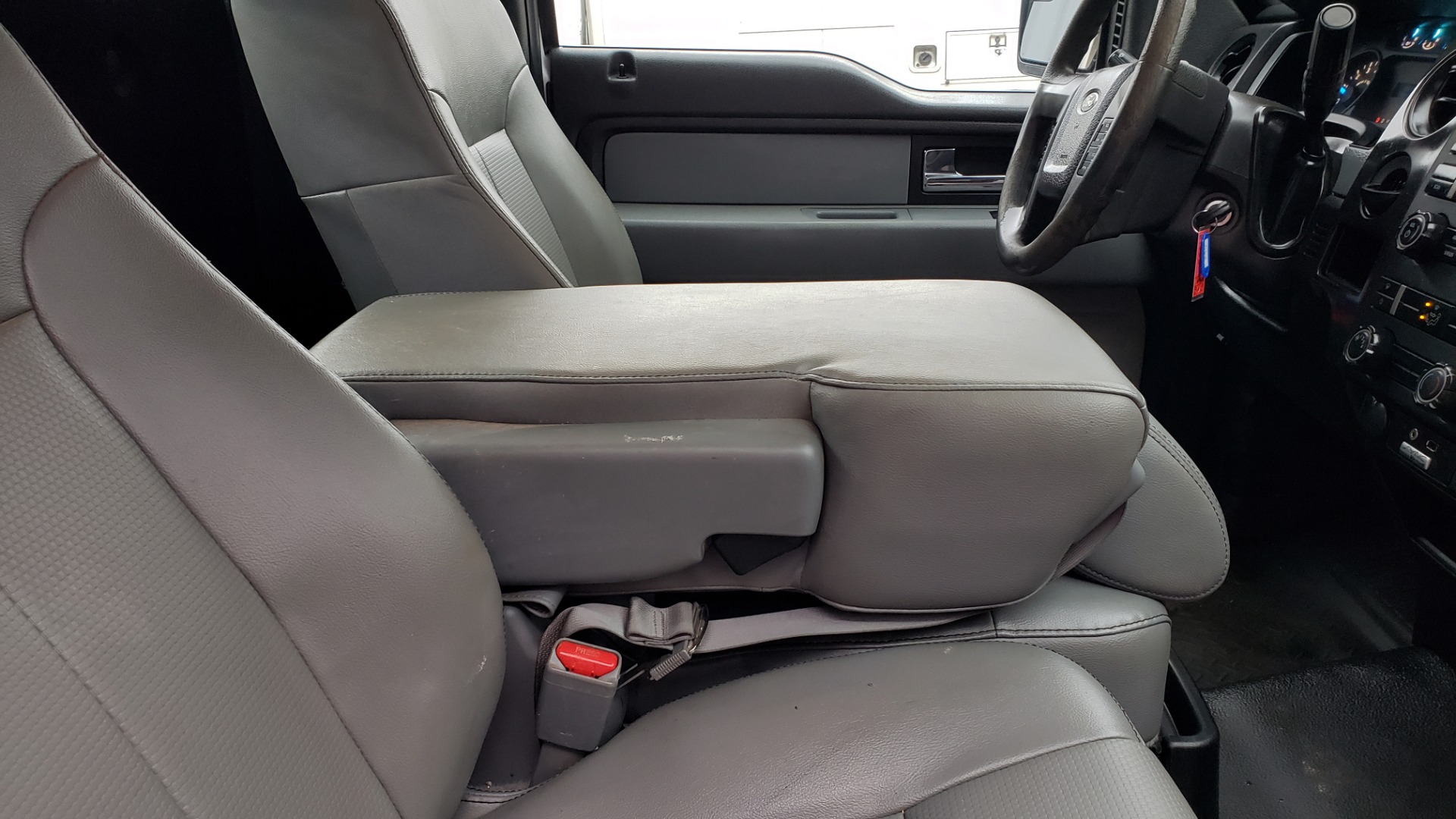 Used 2014 Ford F-150 XL / 2WD / V6 / AUTO / LONG BED / 145IN WB / WORK TRUCK for sale Sold at Formula Imports in Charlotte NC 28227 45