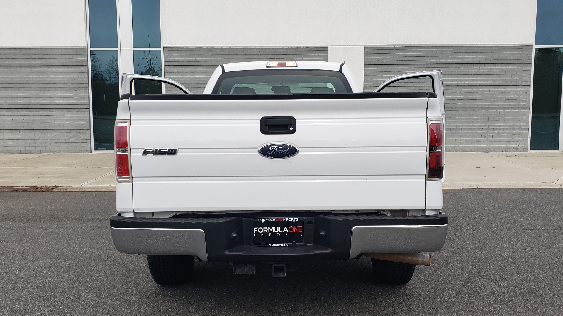 Used 2014 Ford F-150 XL 4X2 REGULAR CAB / 3.7L V6 / 6-SPD AUTO / CRUISE CONTROL for sale Sold at Formula Imports in Charlotte NC 28227 24