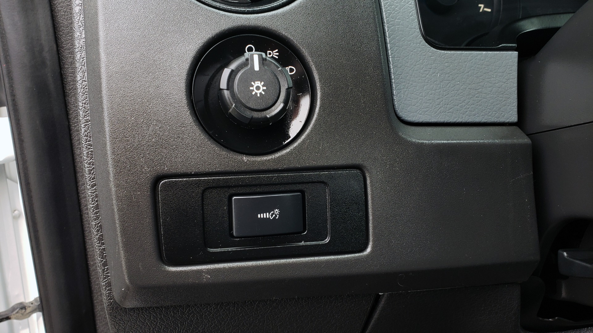 Used 2014 Ford F-150 XL 4X2 REGULAR CAB / 3.7L V6 / 6-SPD AUTO / CRUISE CONTROL for sale Sold at Formula Imports in Charlotte NC 28227 36